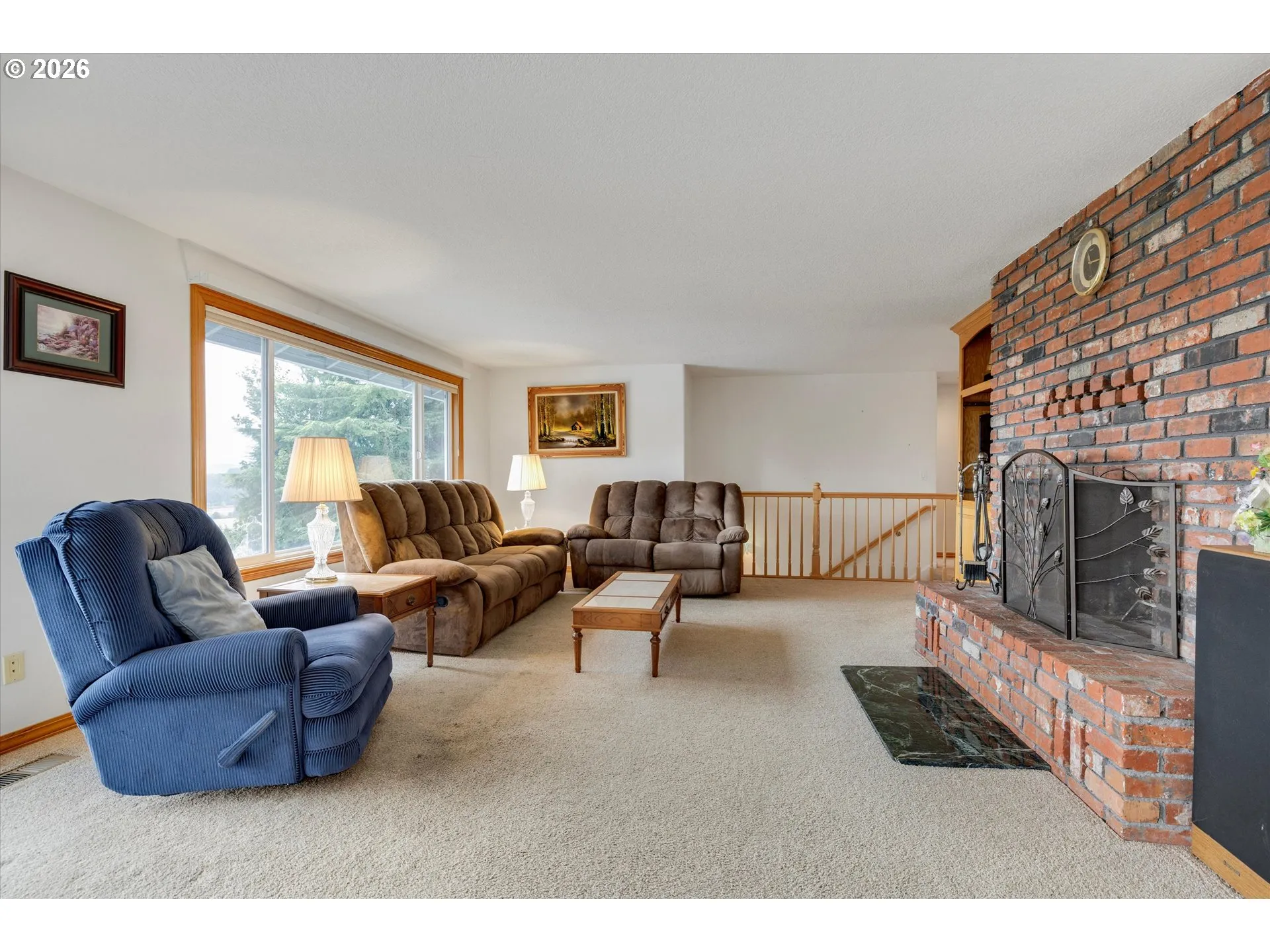 Living Room-Fireplace