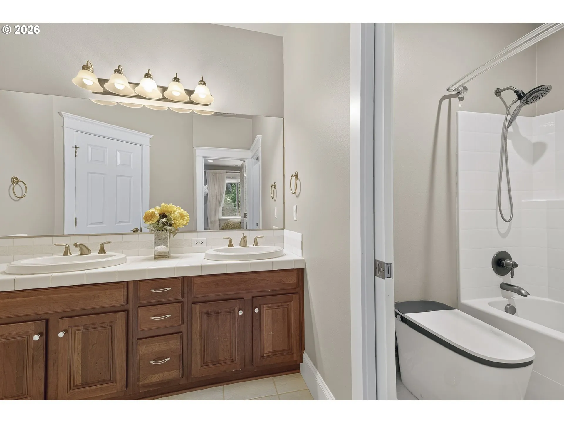 Bathroom-Upper