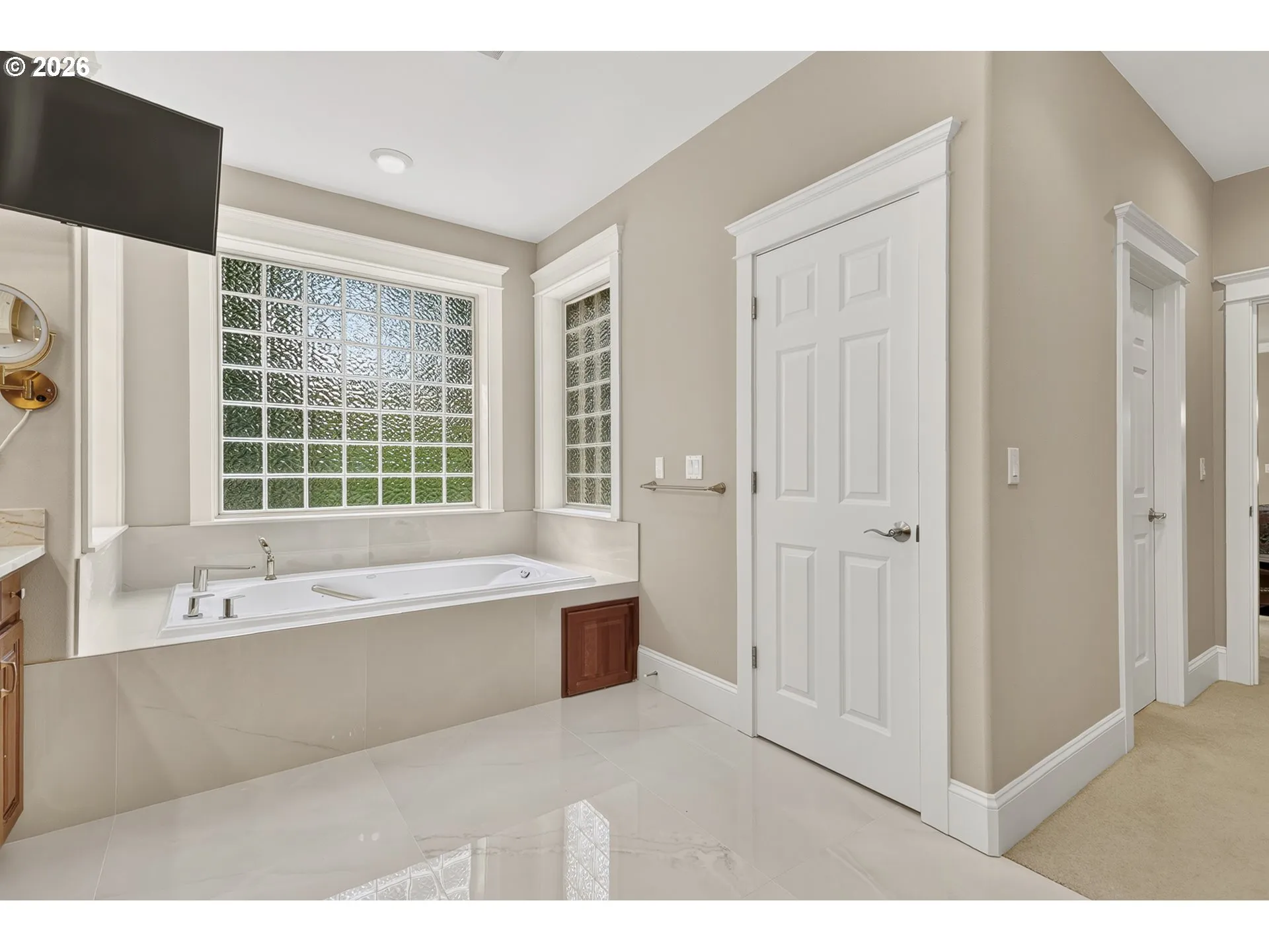 Owner's Suite Bathroom-Garden Tub