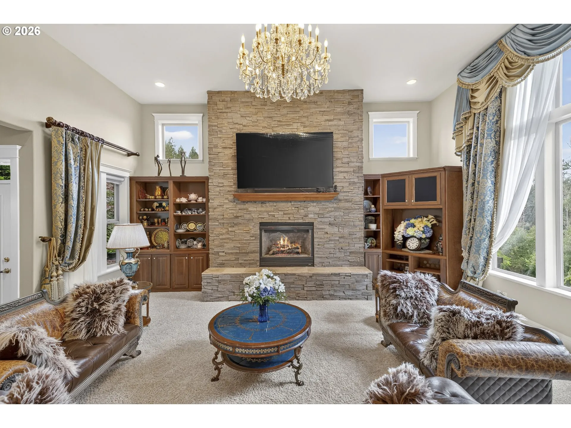 Living Room-Fireplace