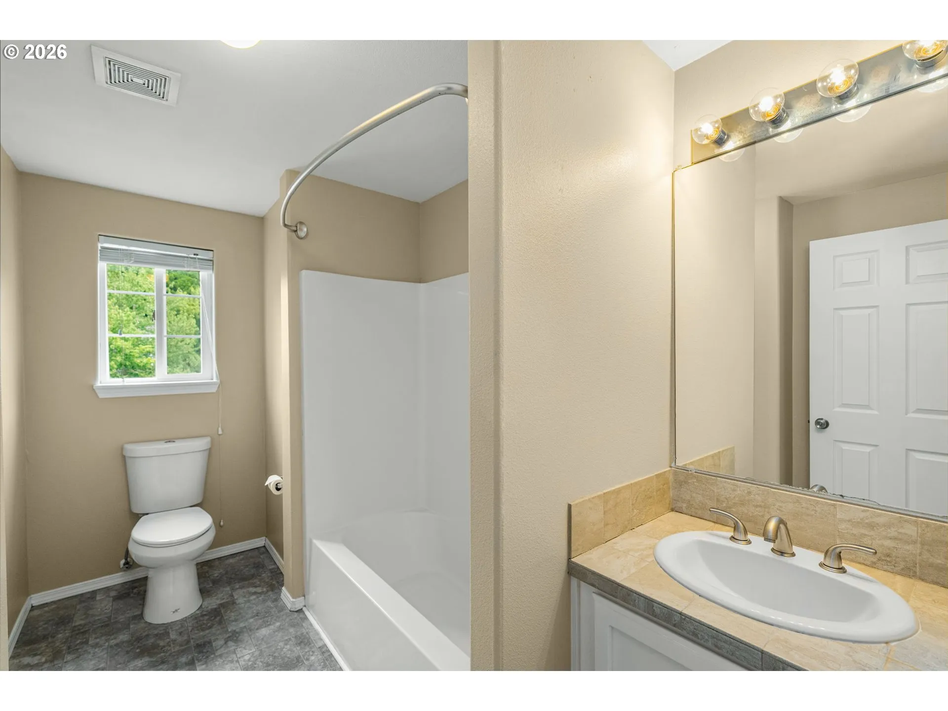 Bathroom-Upper