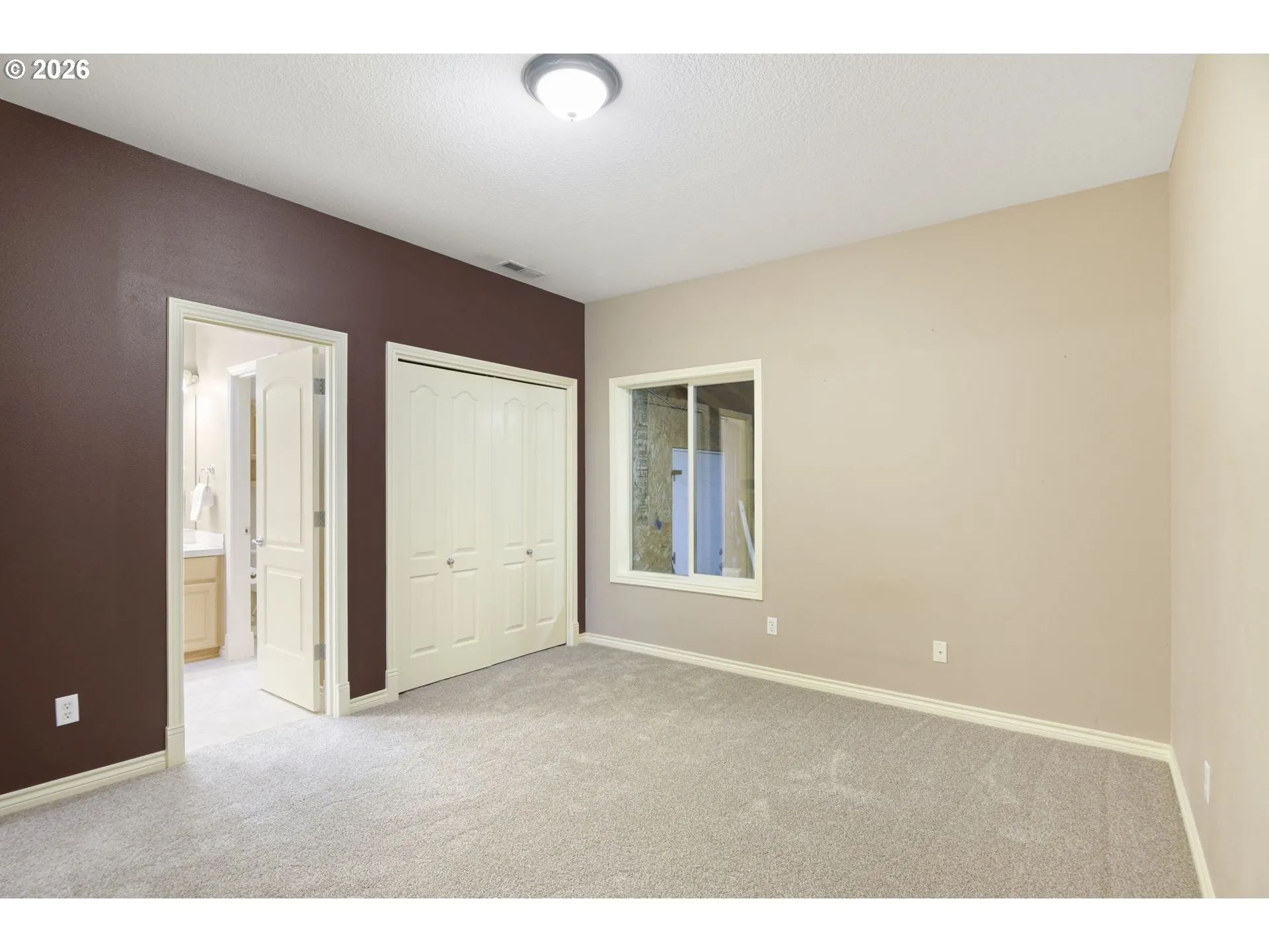 Bedroom-Full Bathroom