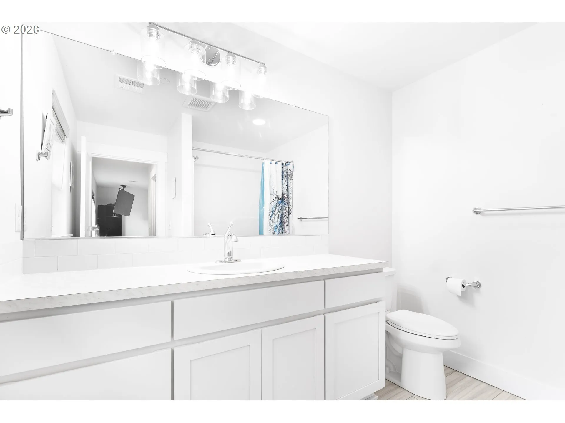 En Suite Bathroom-Upper