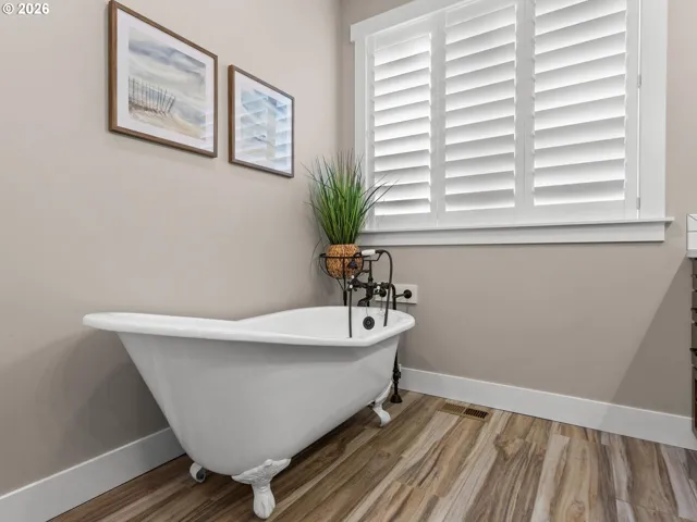 Owner's Suite Bathroom-Garden Tub
