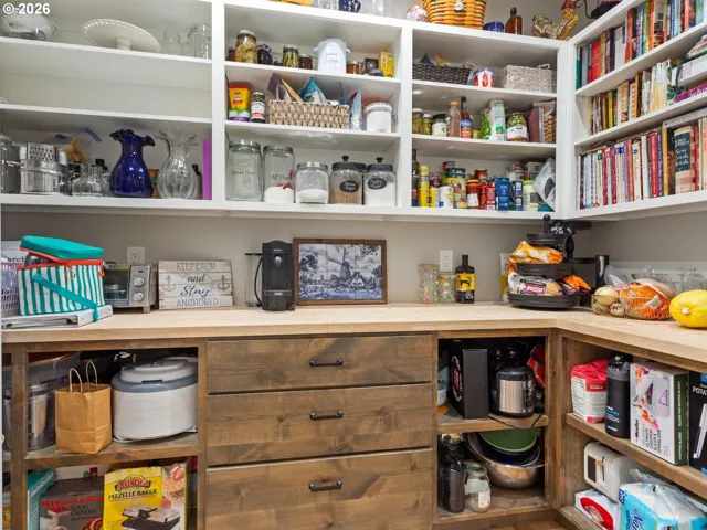 Pantry-Main