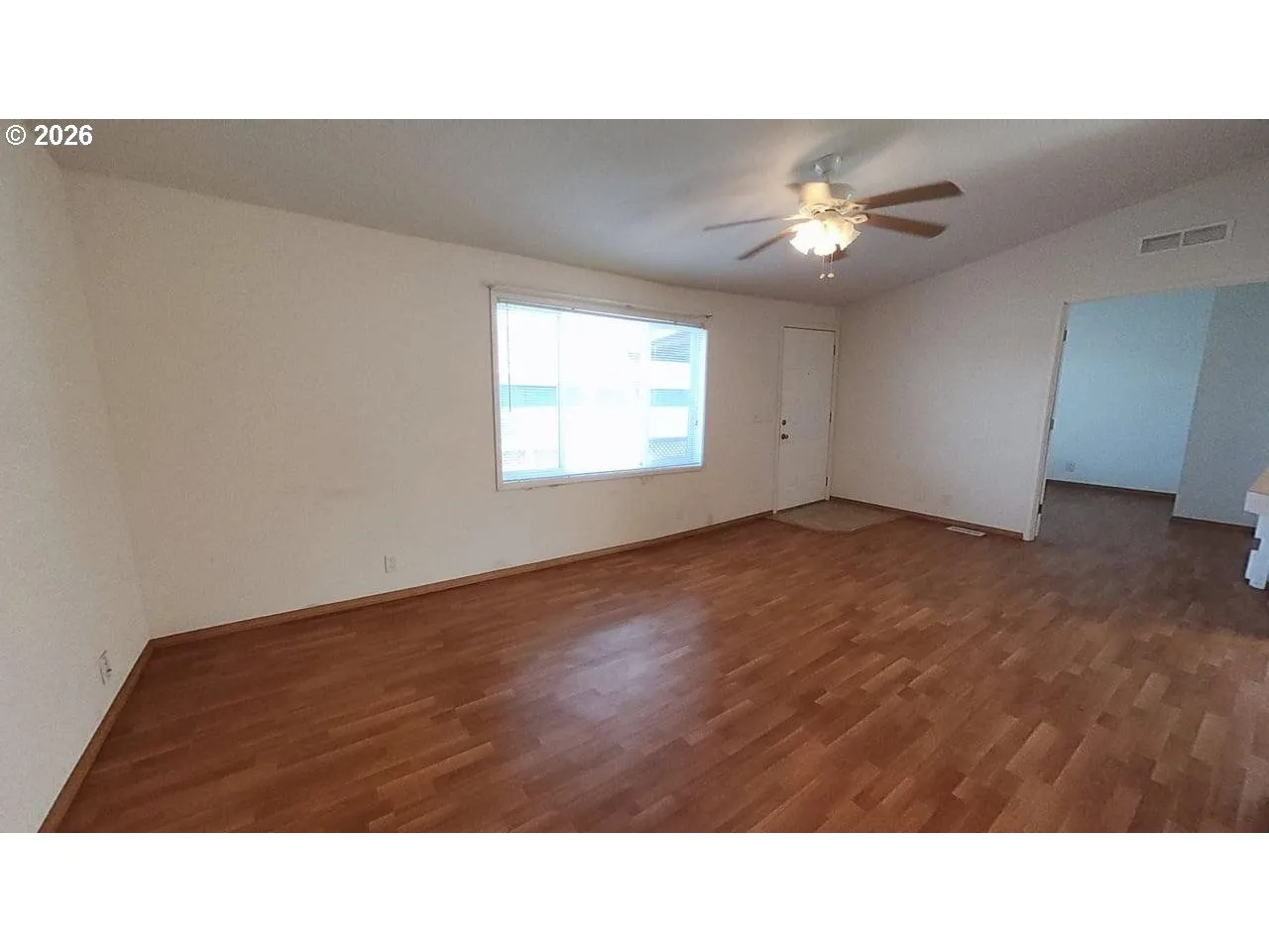 Living Room-Vaulted Ceilings