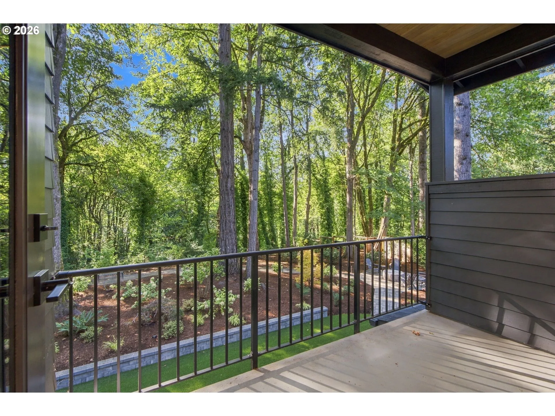 Balcony-Covered