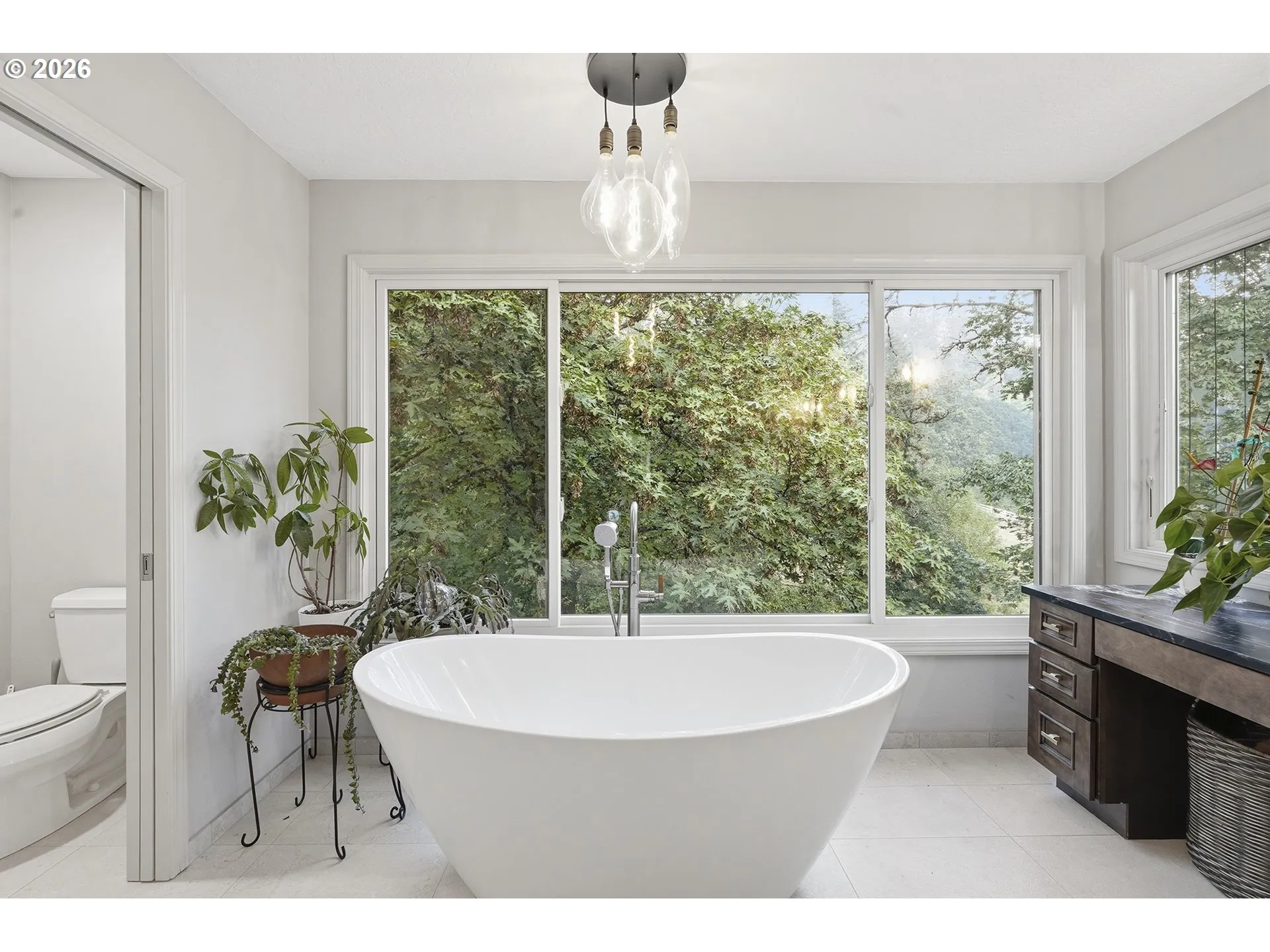 Bathroom, Attached-Garden Tub