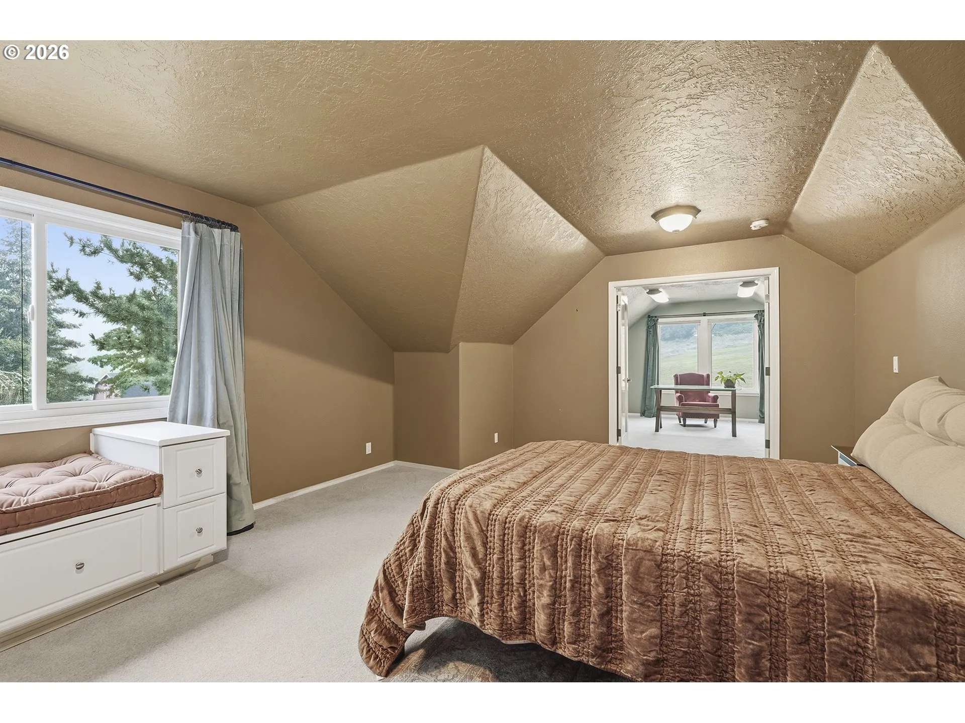 Primary Bedroom-Upper