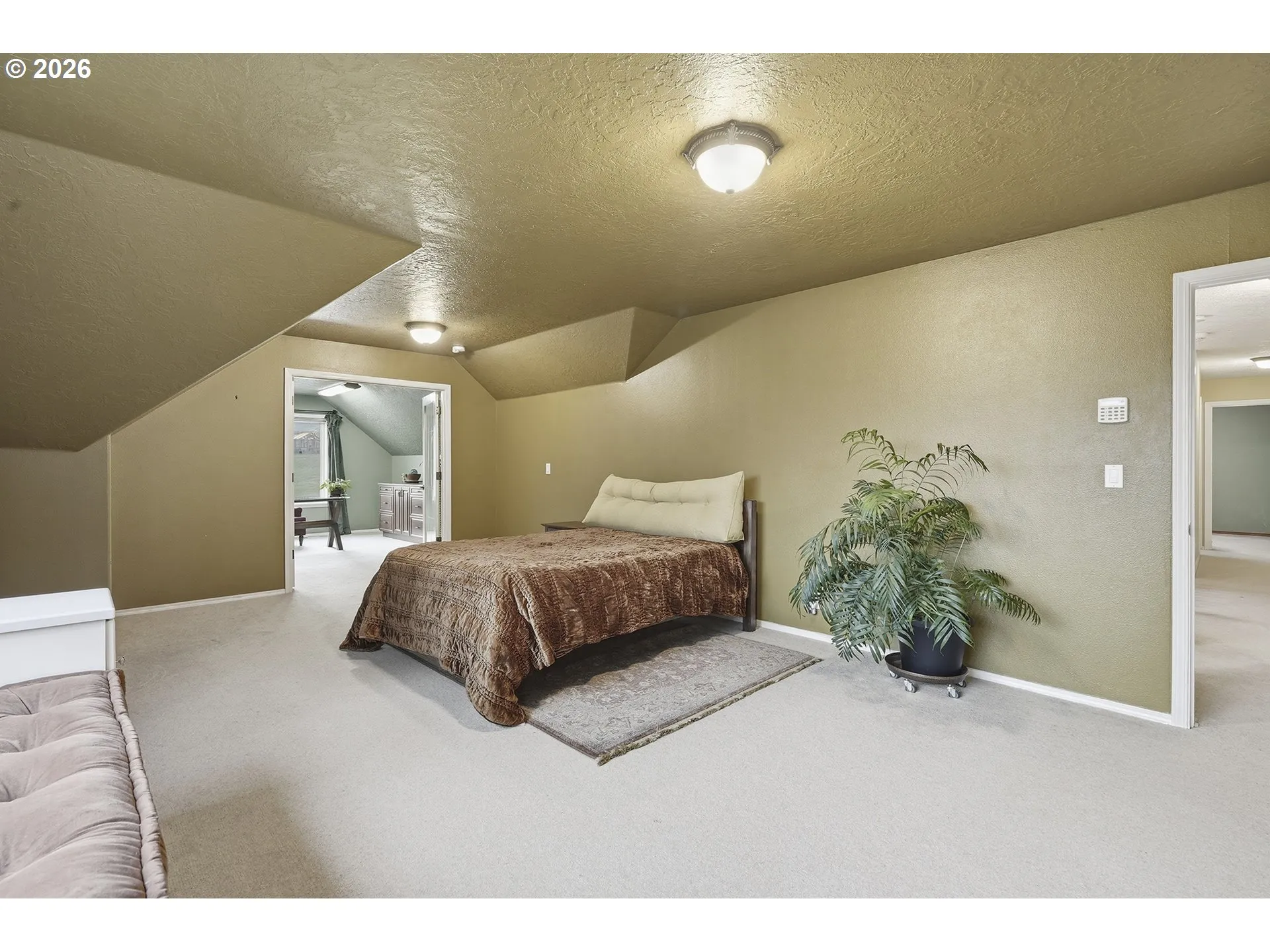 Primary Bedroom-Upper
