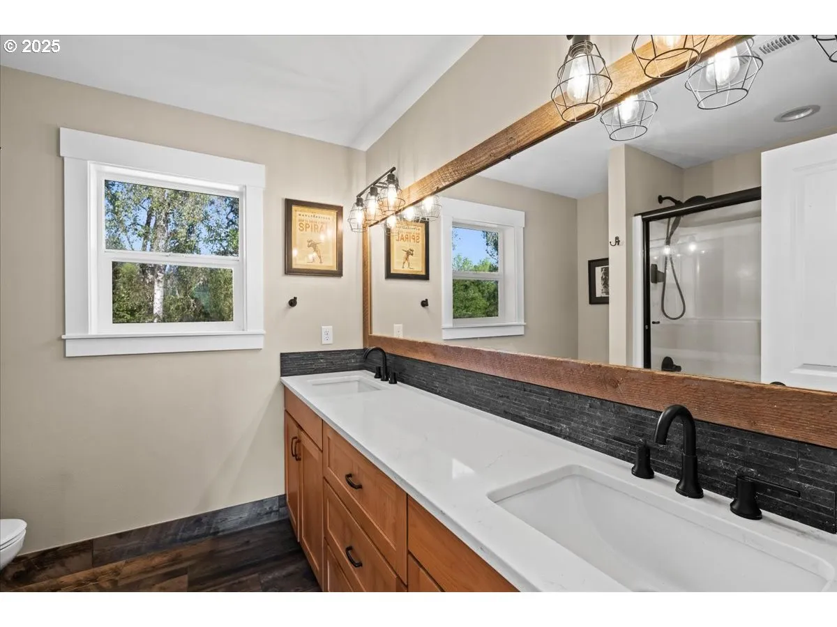 Bathroom-Upper