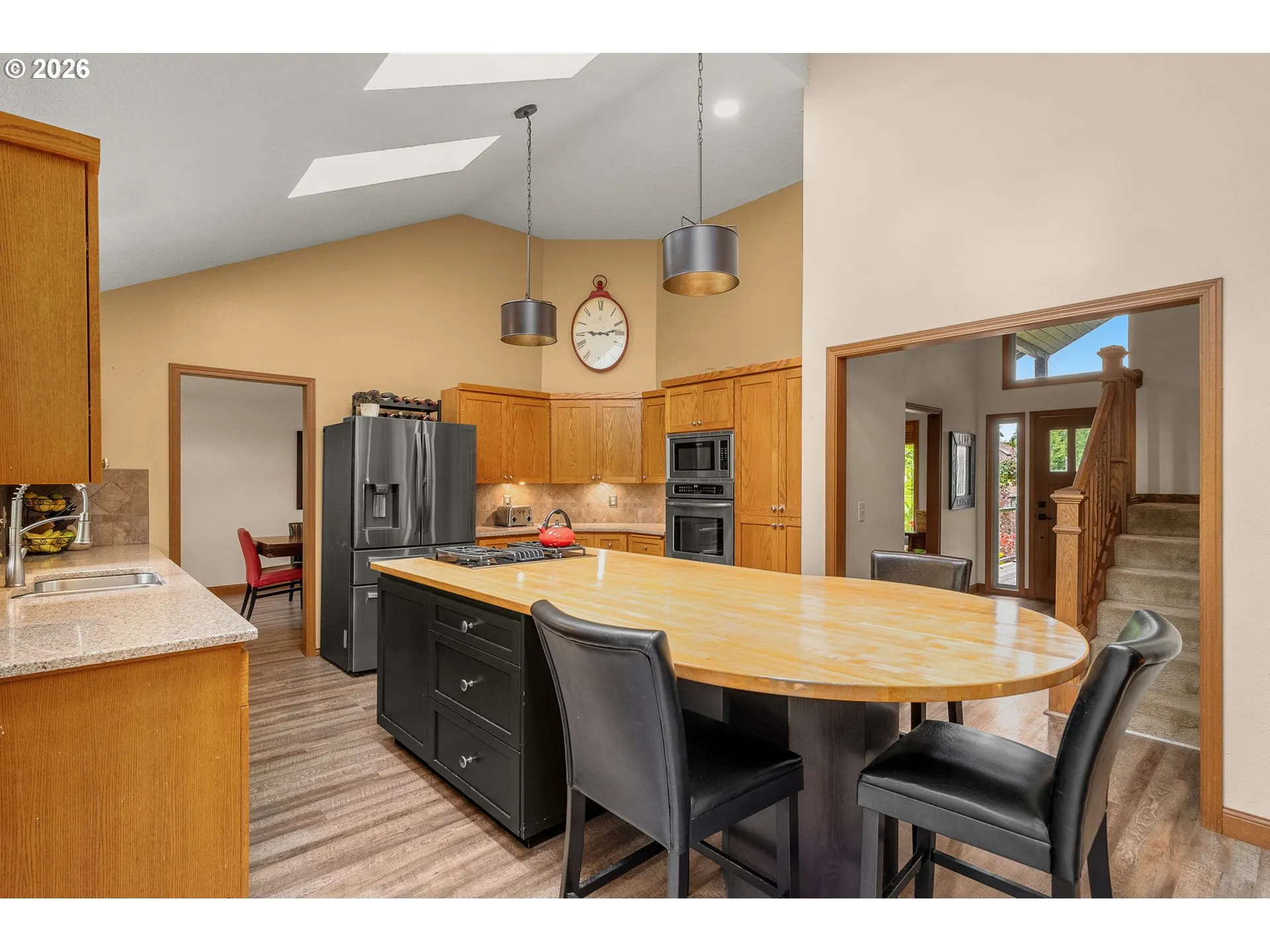 Kitchen-Breakfast Bar