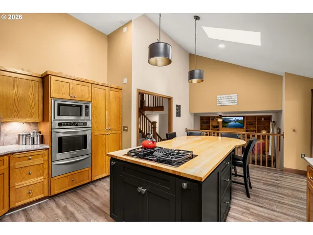 Kitchen-Cooking Island