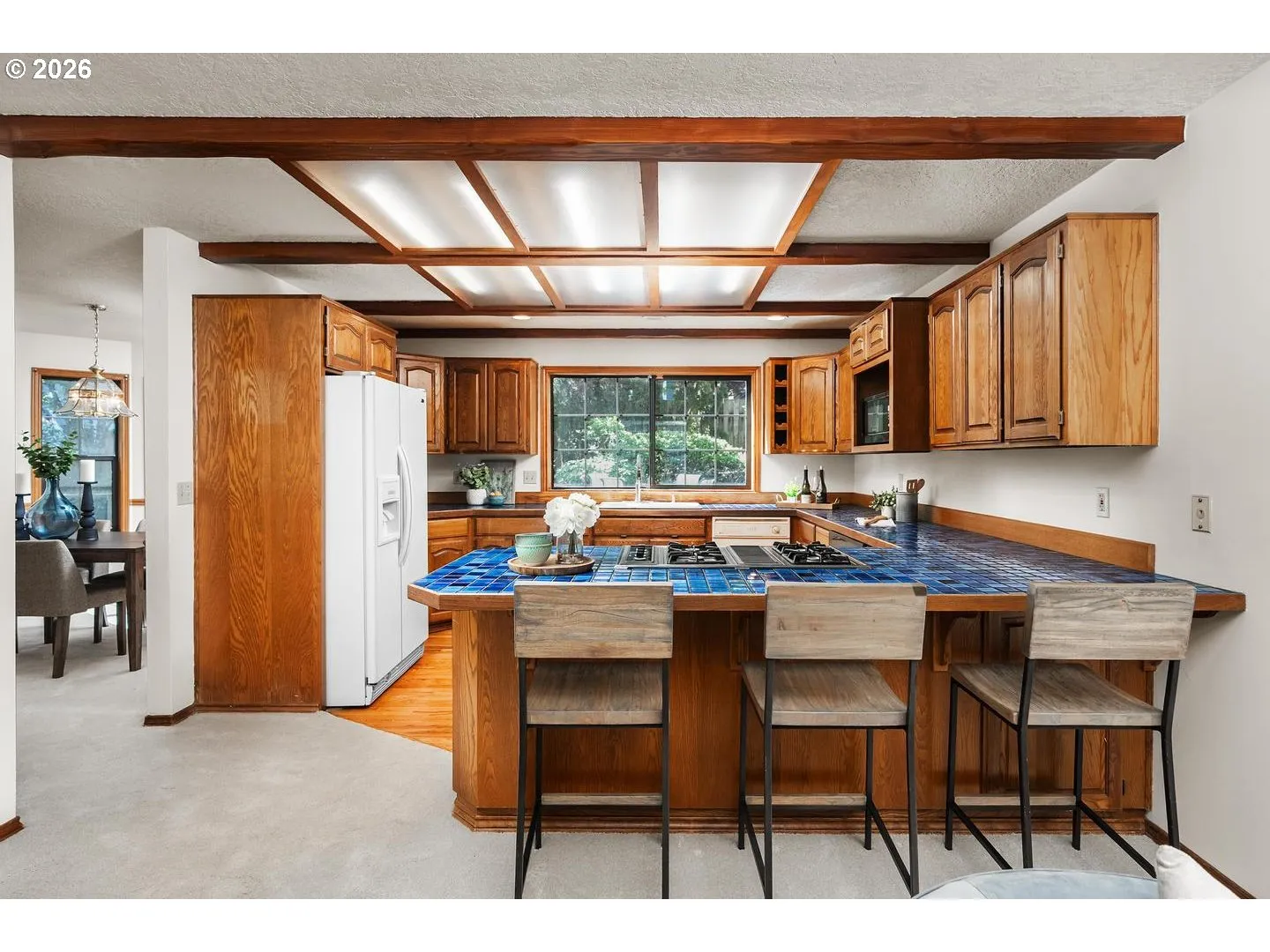 Kitchen-Breakfast Bar