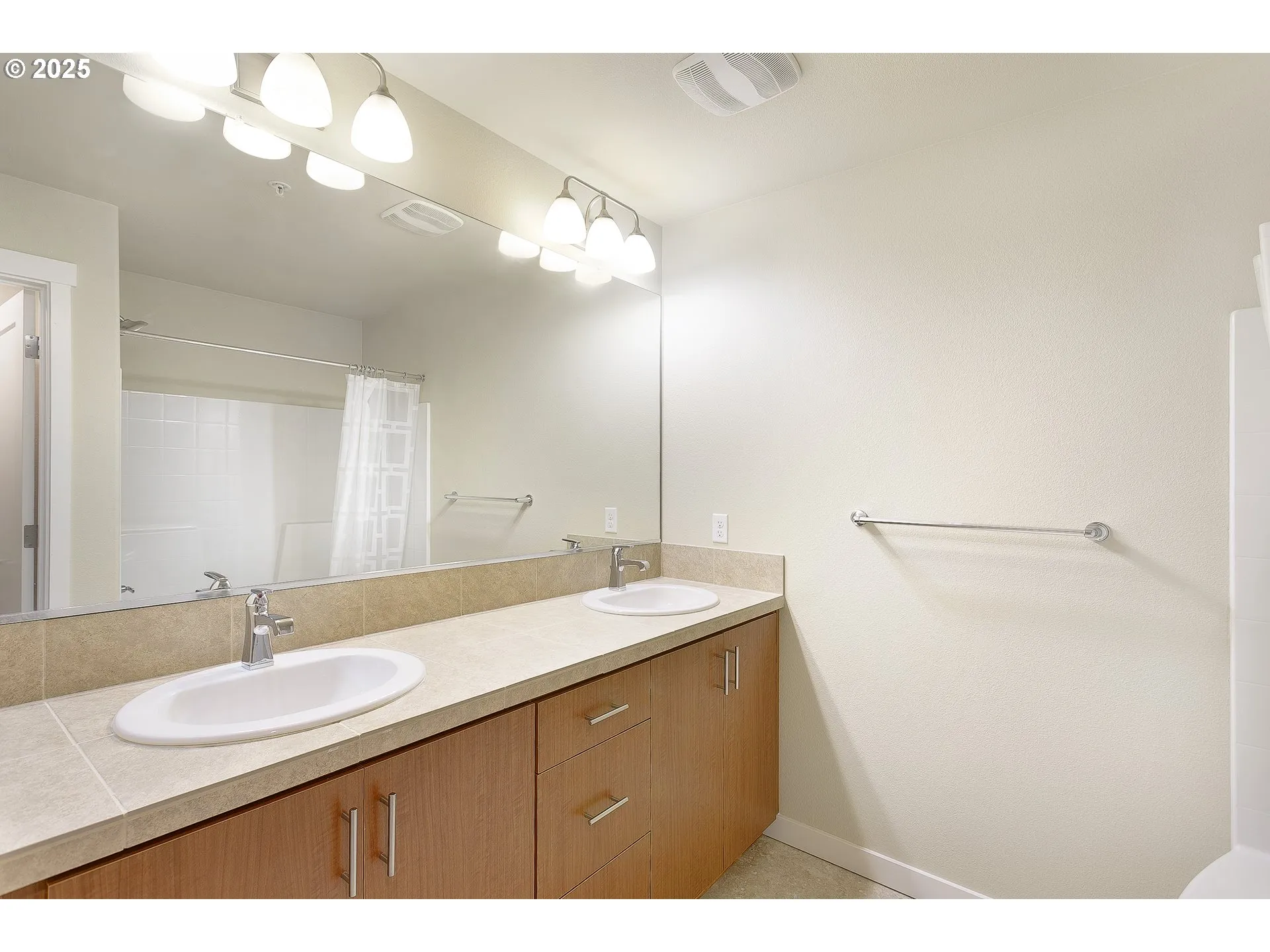 Primary Bedroom-Attached Bathroom