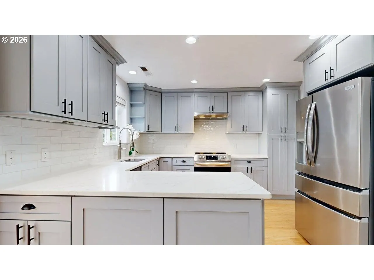 Kitchen-Breakfast Bar