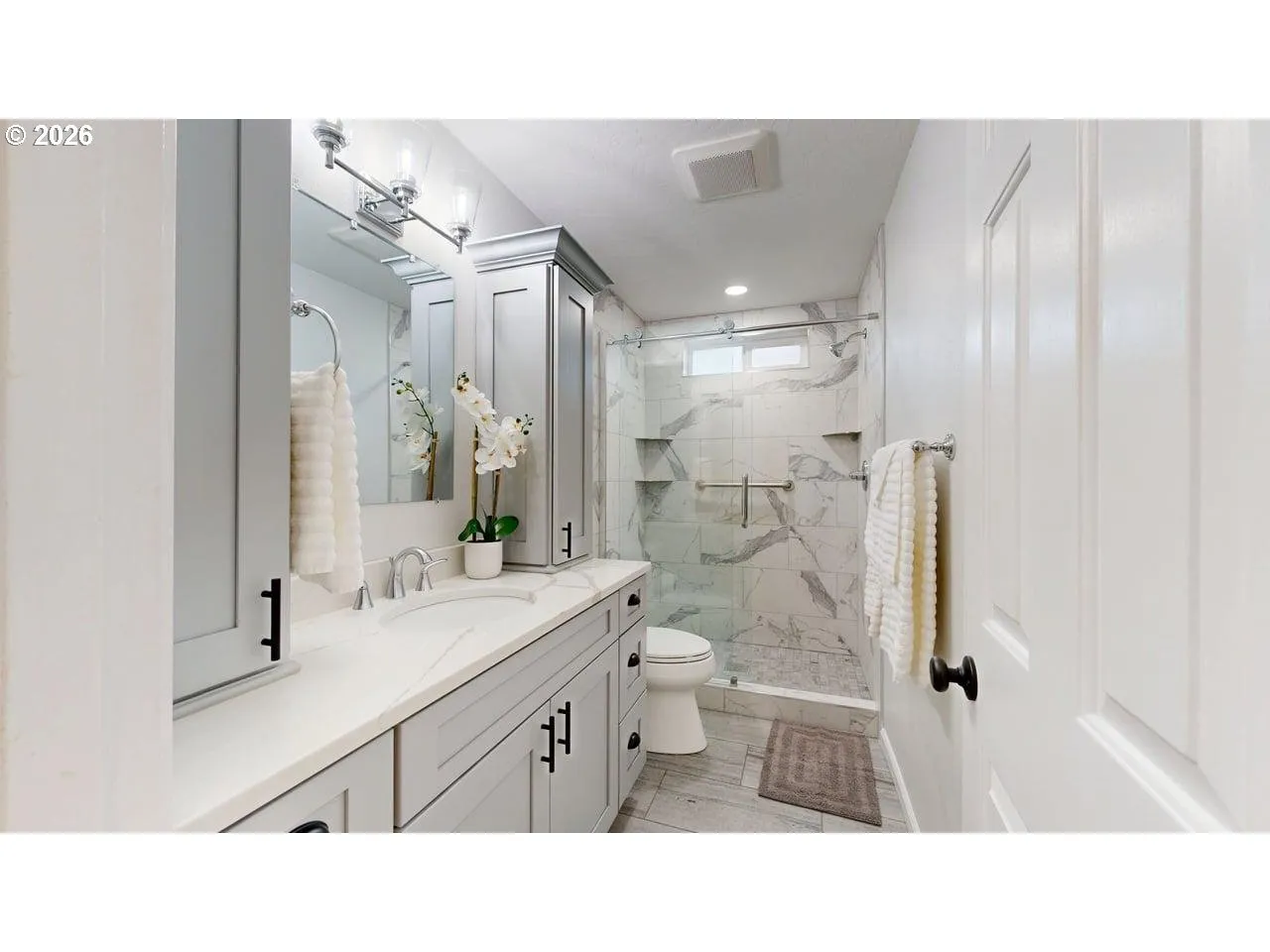 Bathroom-Walk in Shower