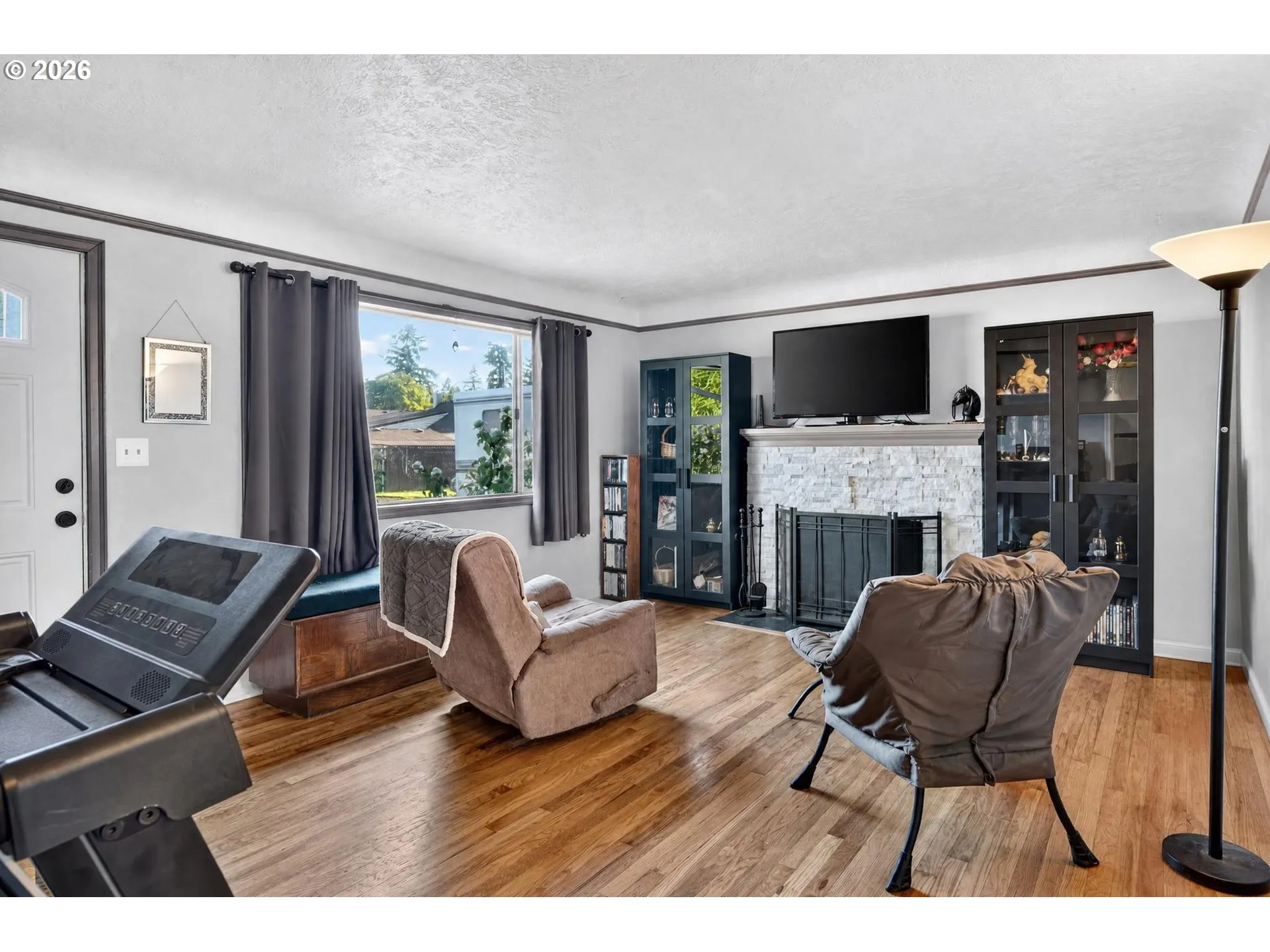 Living Room-Fireplace