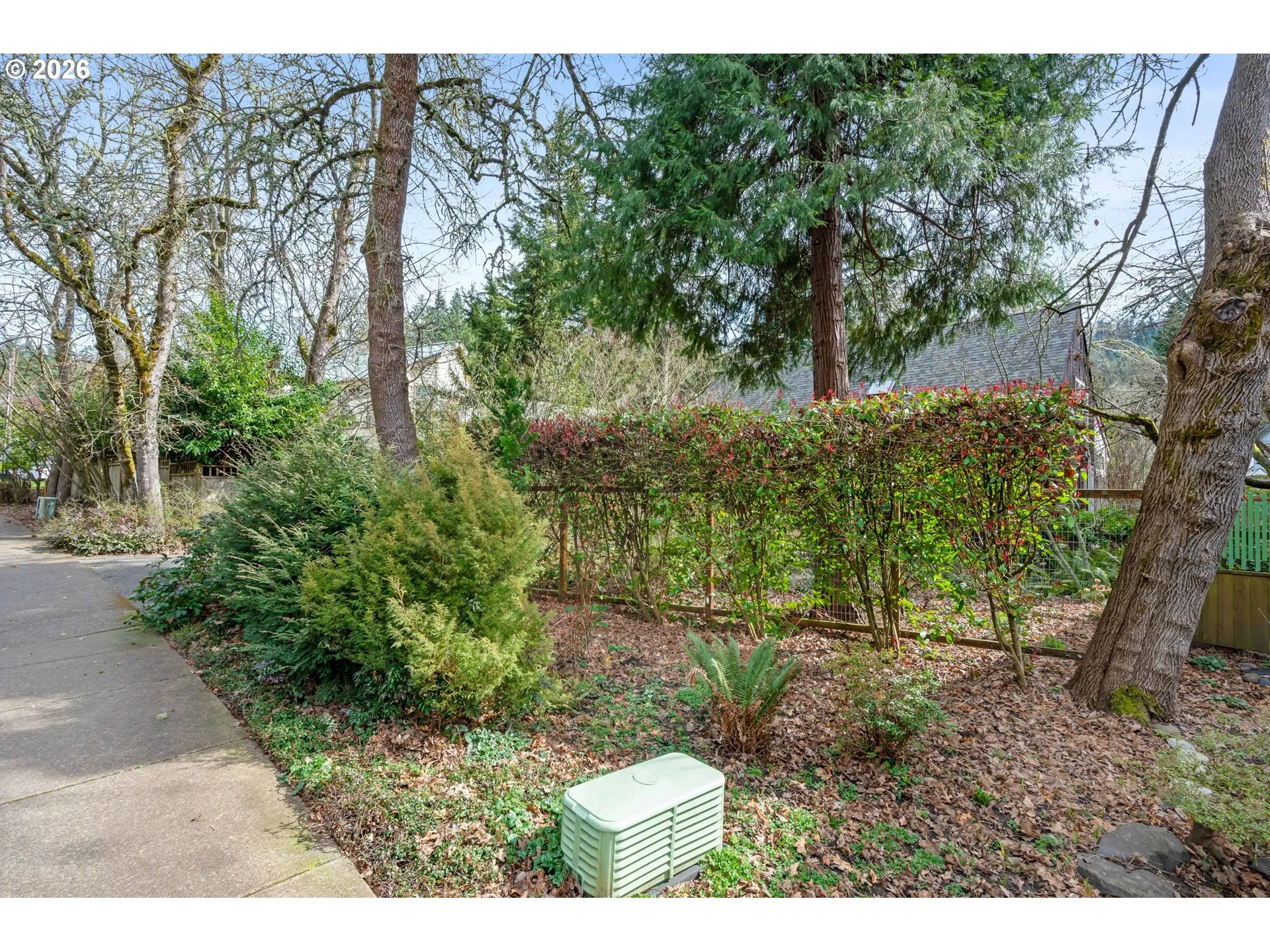 Front Yard-Fenced