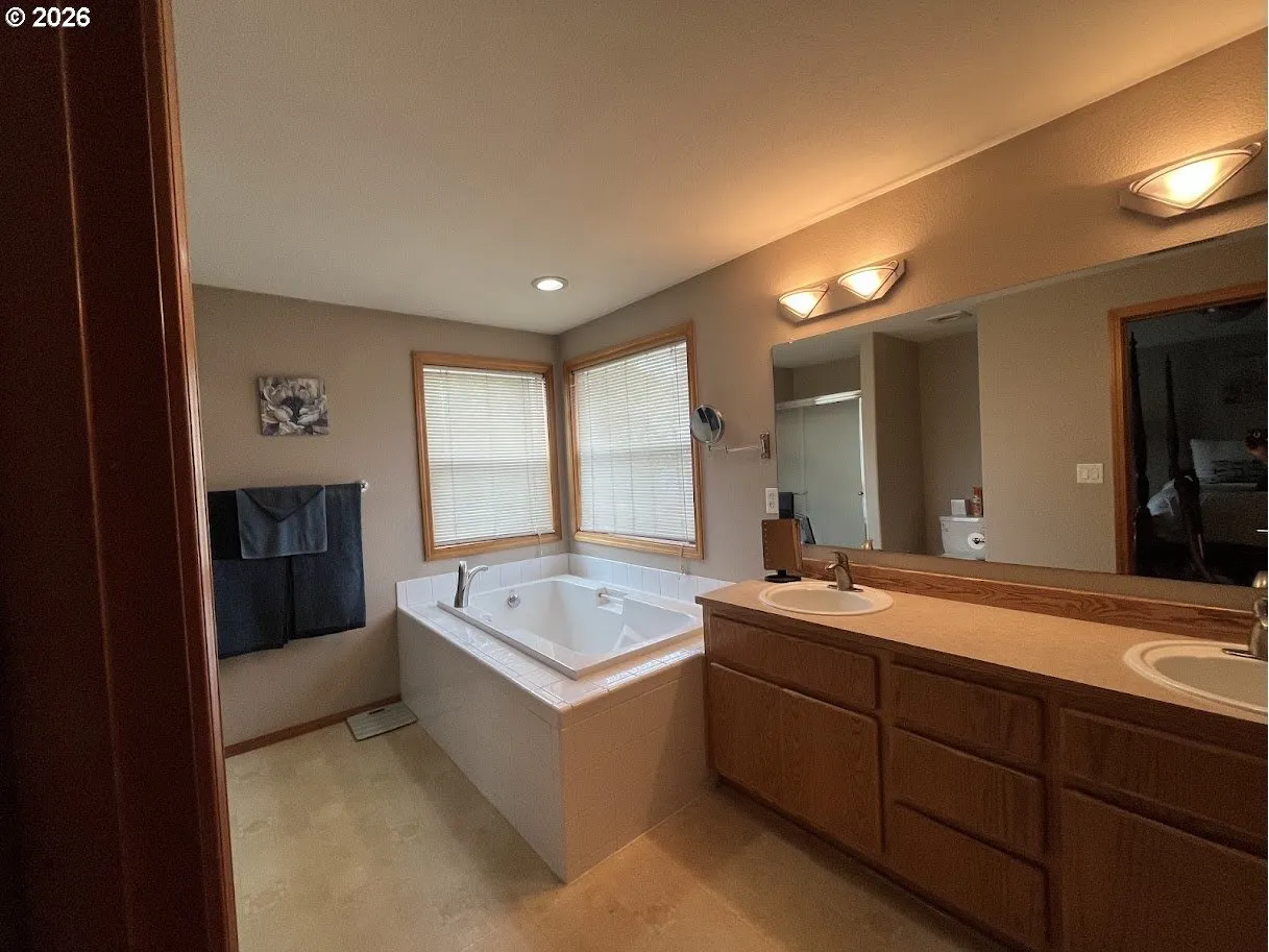 Primary Bedroom-Attached Bathroom