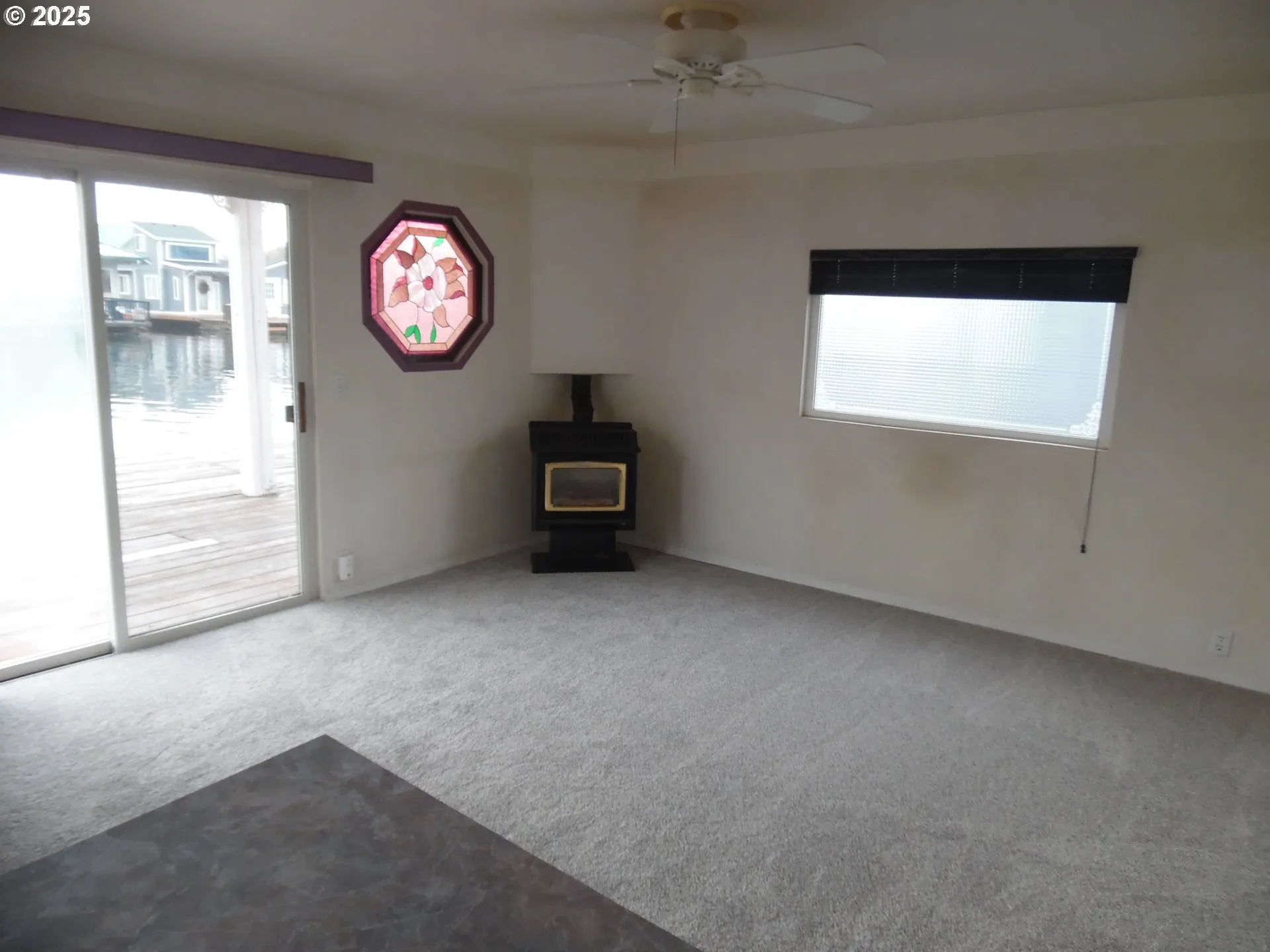 Living Room-Fireplace