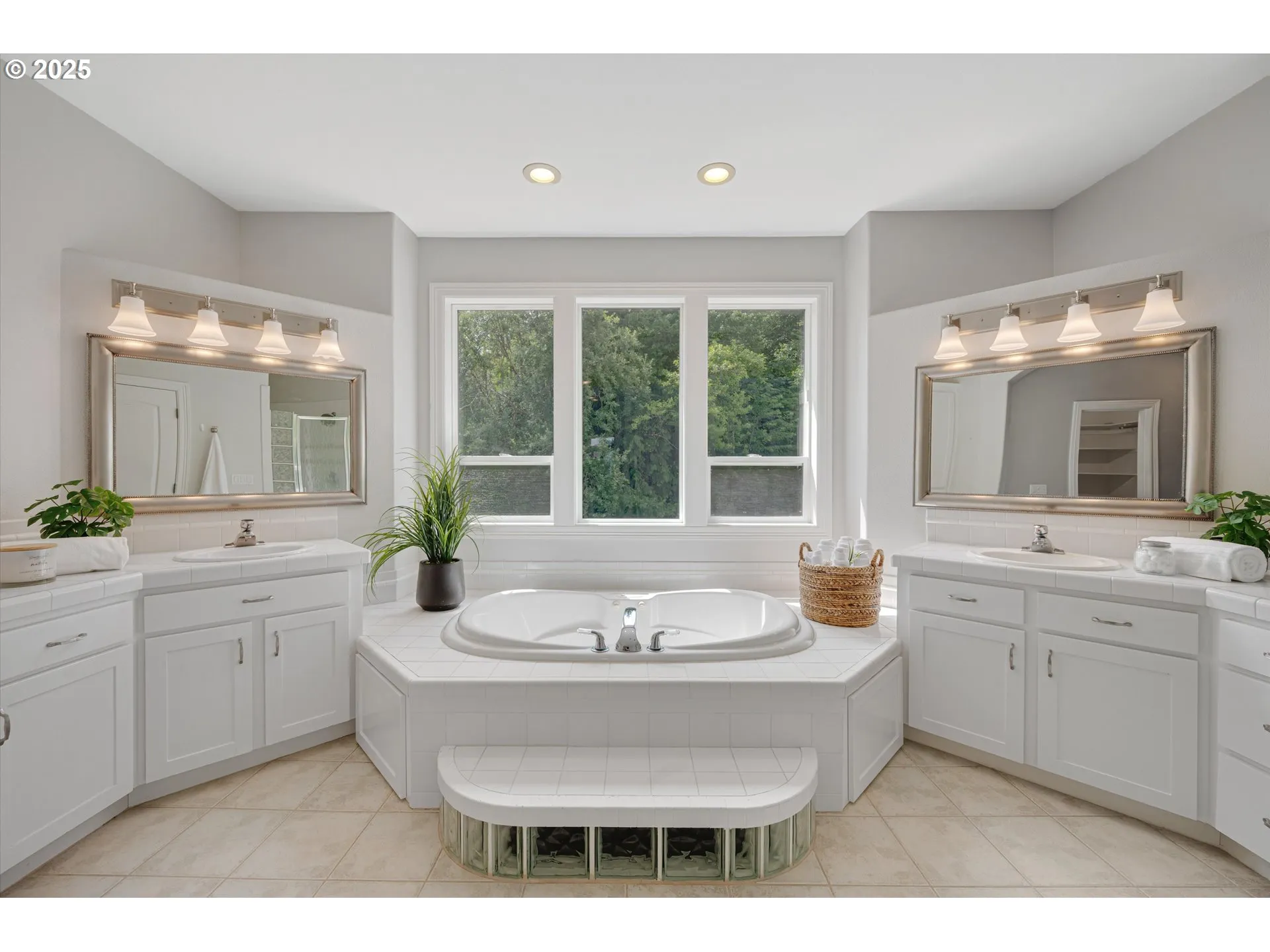 Bathroom, Attached