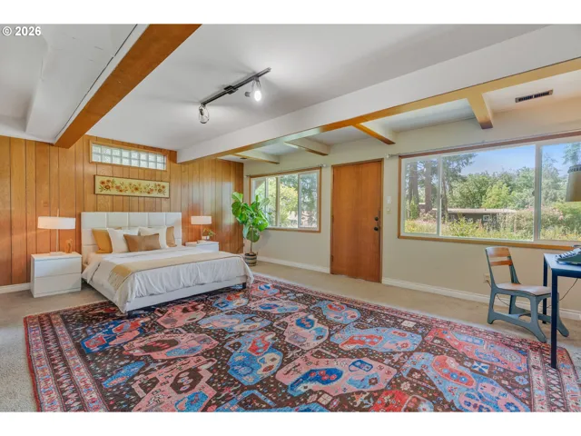 Bedroom, Primary