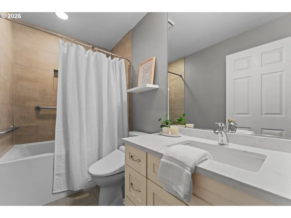 Bathroom-Upper