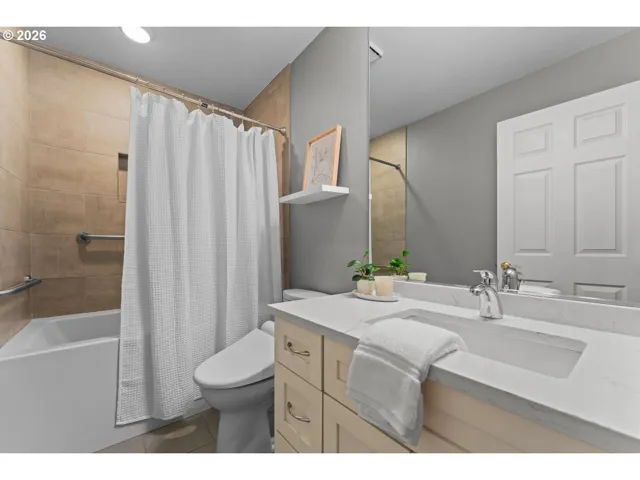 Bathroom-Upper