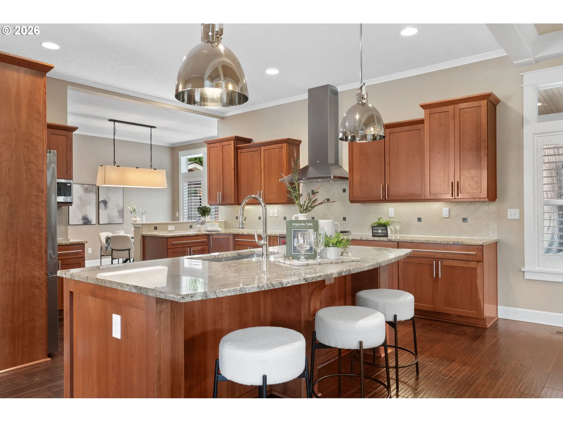 Kitchen-Breakfast Bar