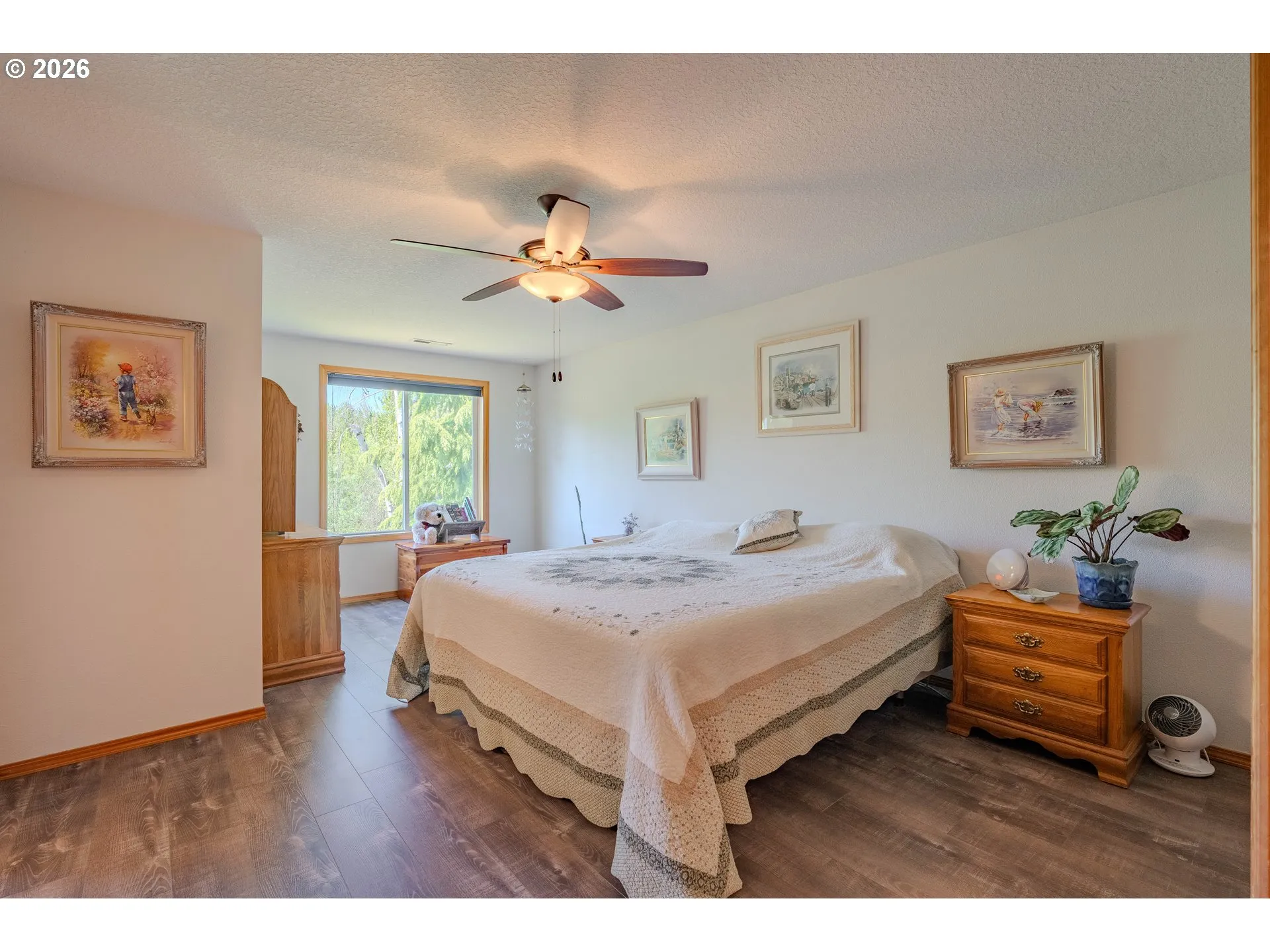 Bedroom, Primary