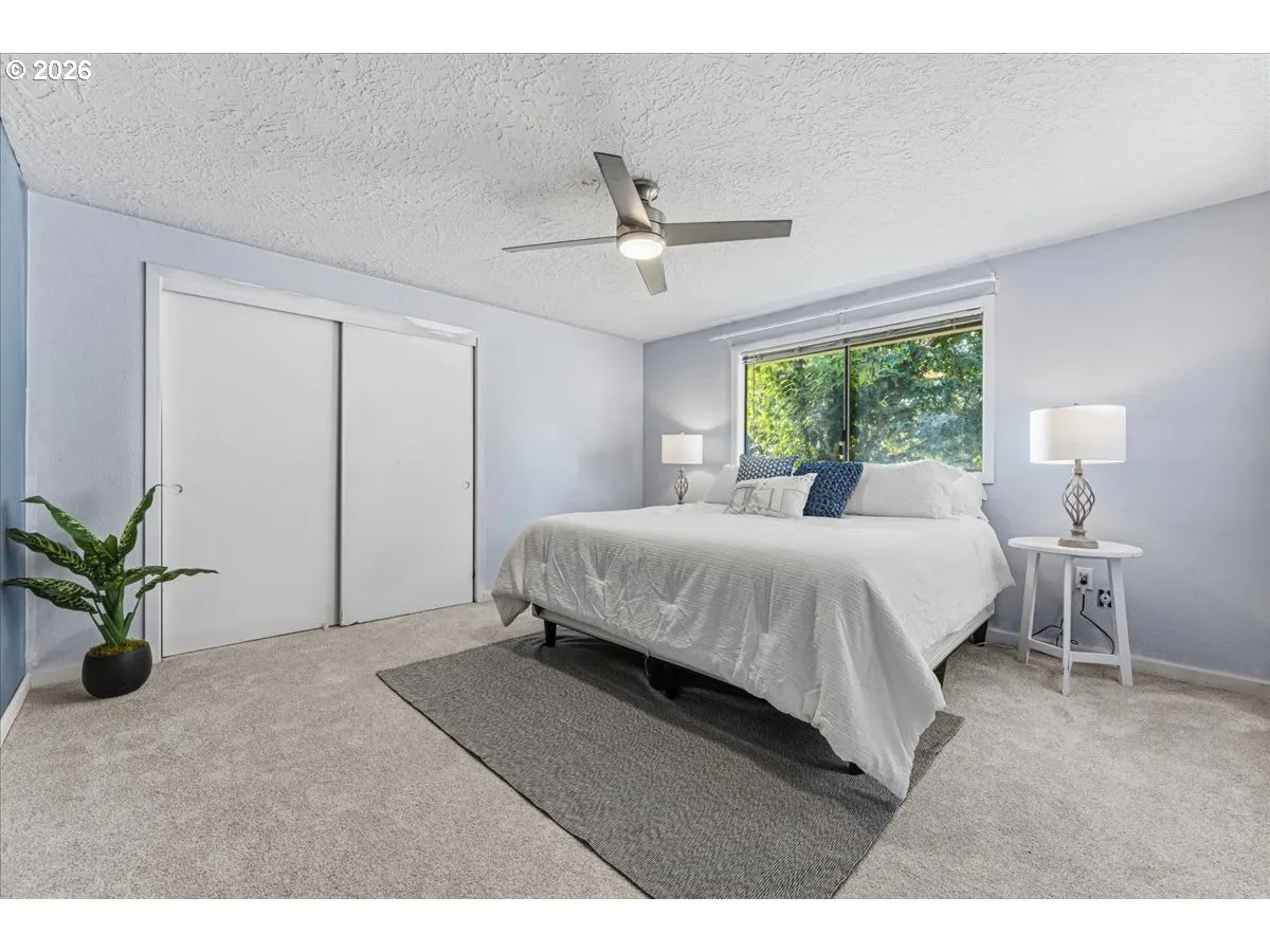 Bedroom, Primary