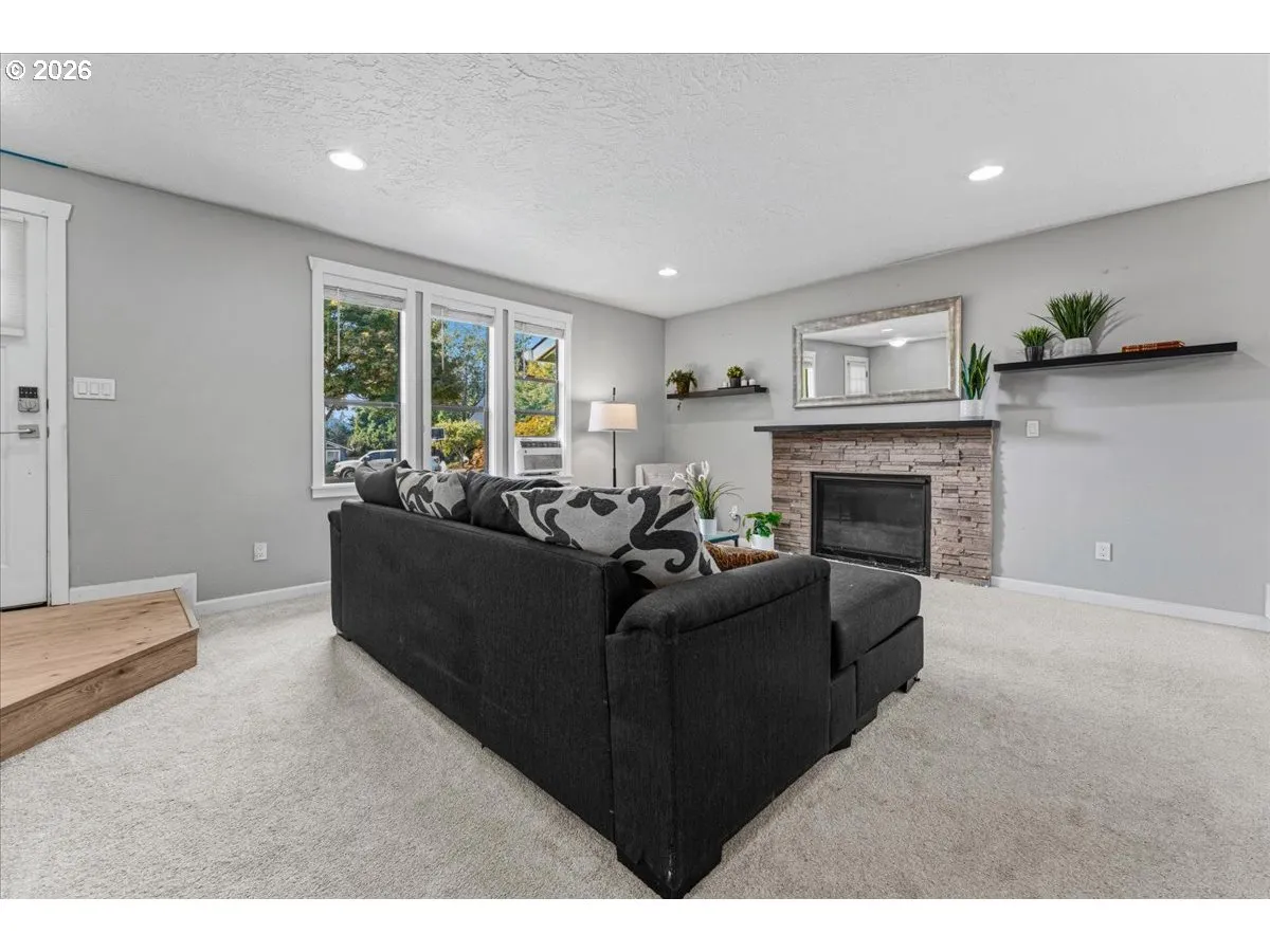 Living Room-Fireplace