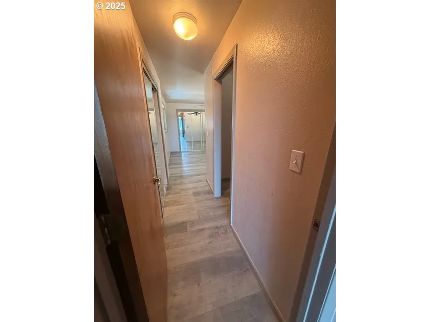 Bedroom, Primary-Upper