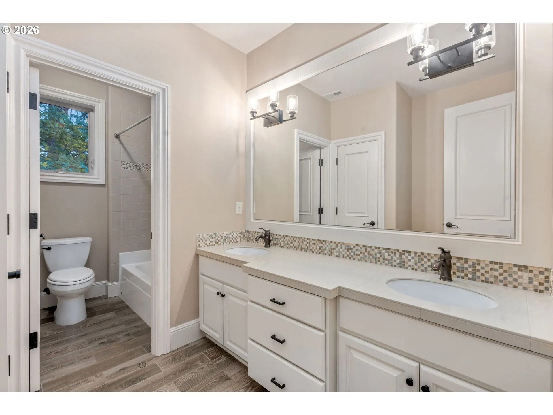 Bathroom-Upper