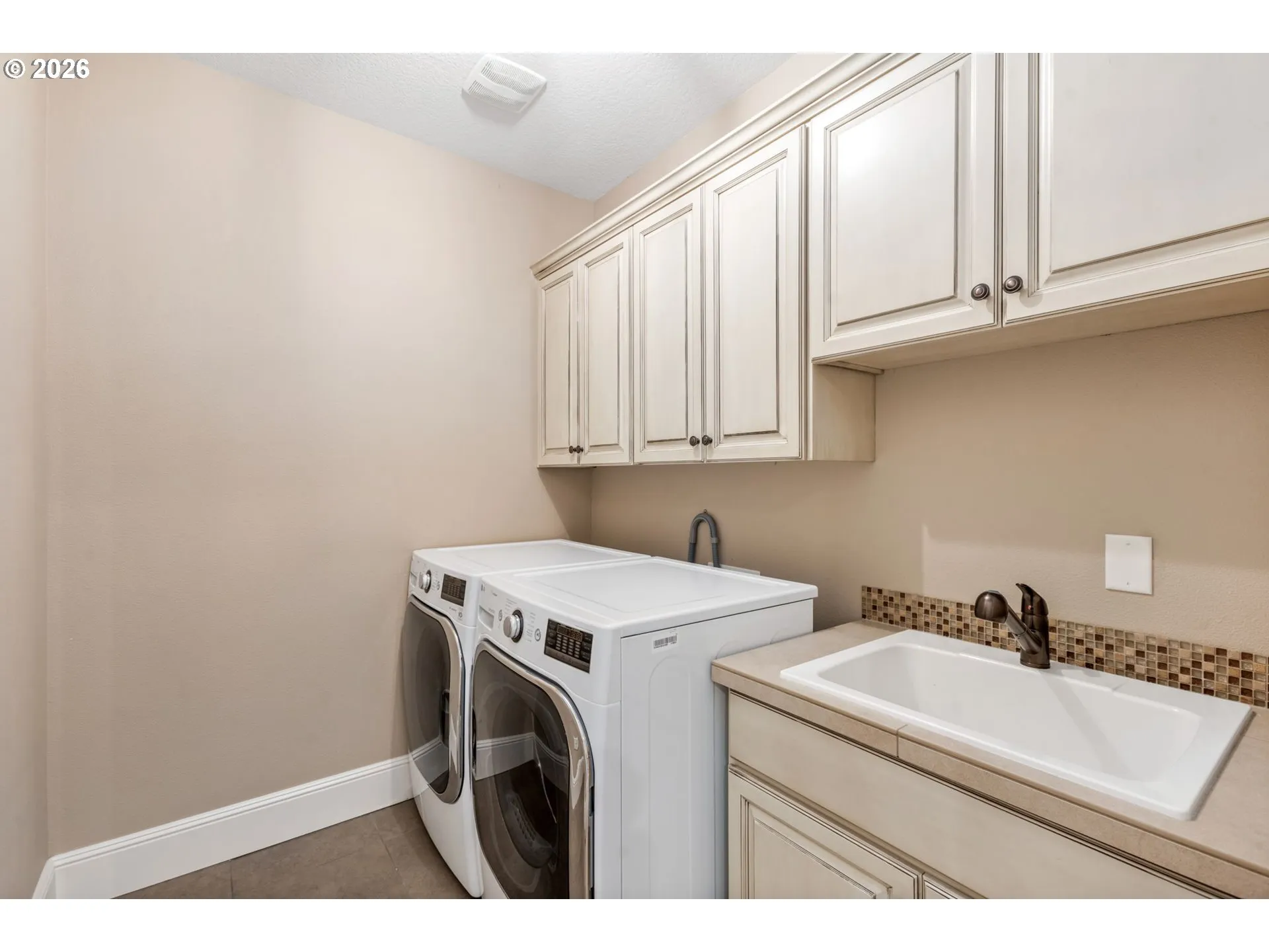Laundry-Upper