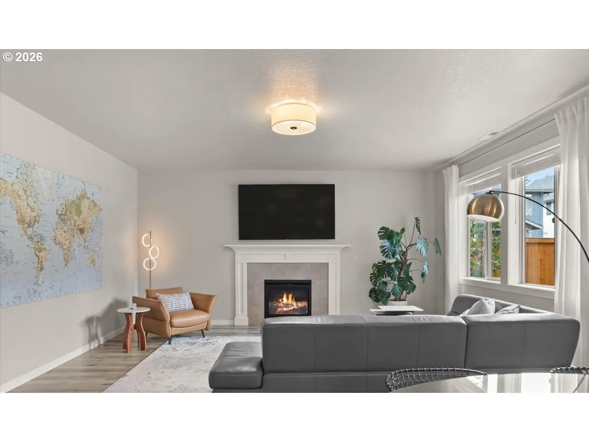 Living Room-Fireplace