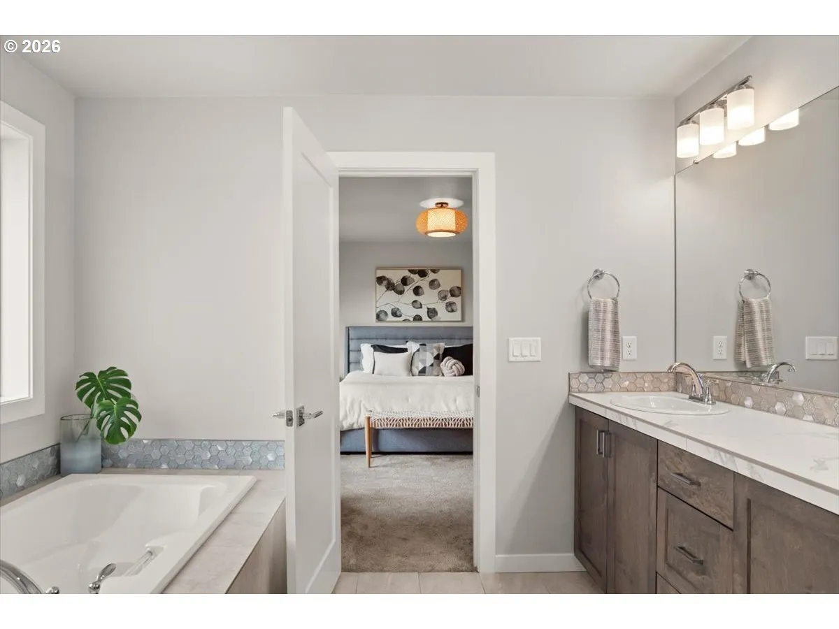 Owner's Suite Bathroom-Garden Tub