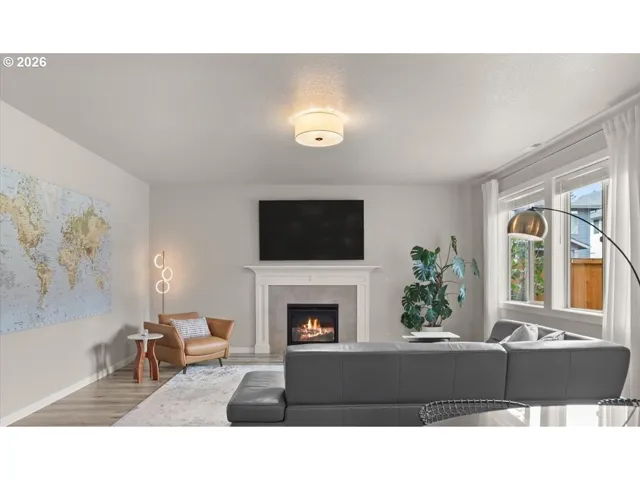 Living Room-Fireplace