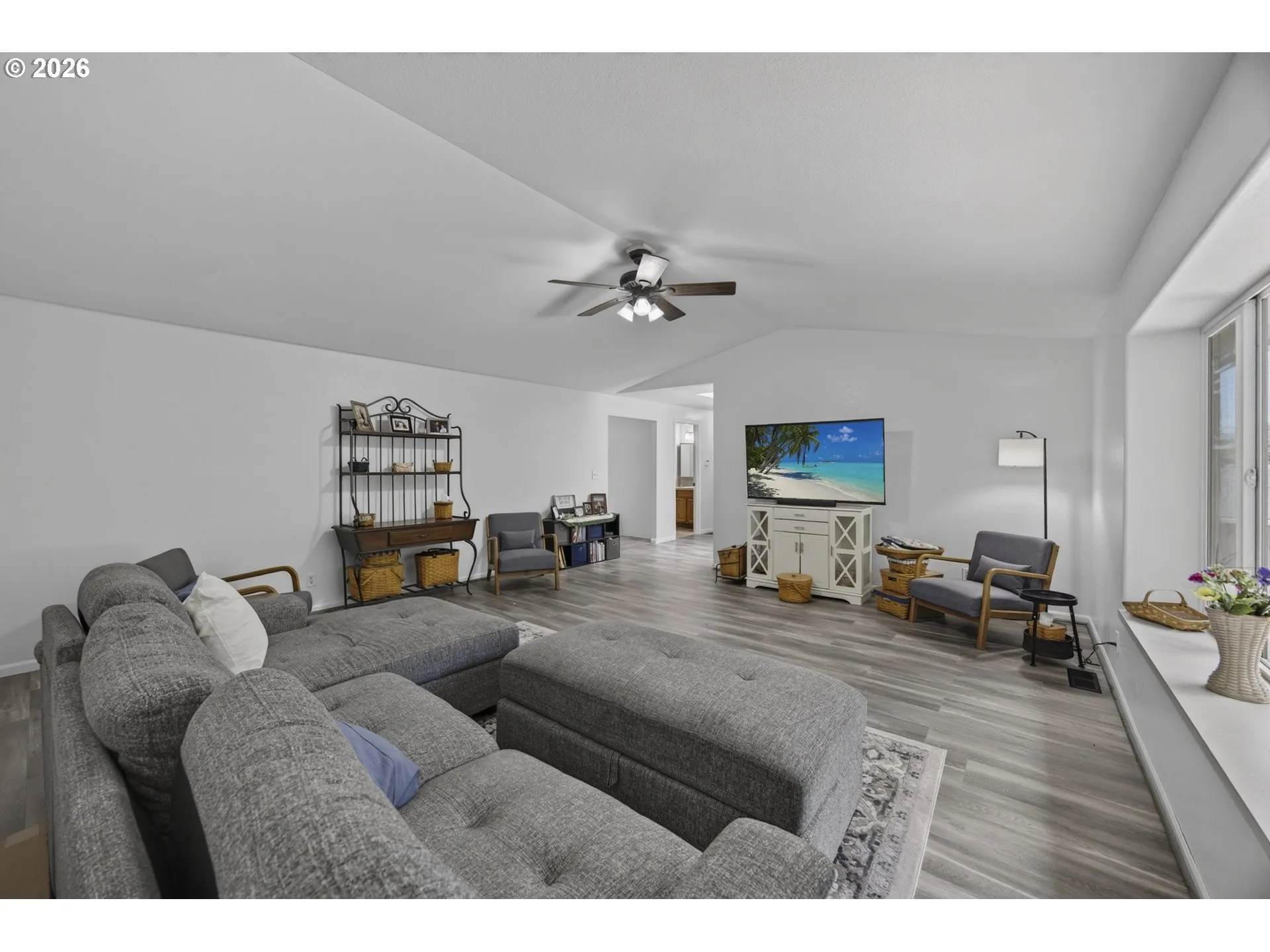 Living Room-Ceiling Fan