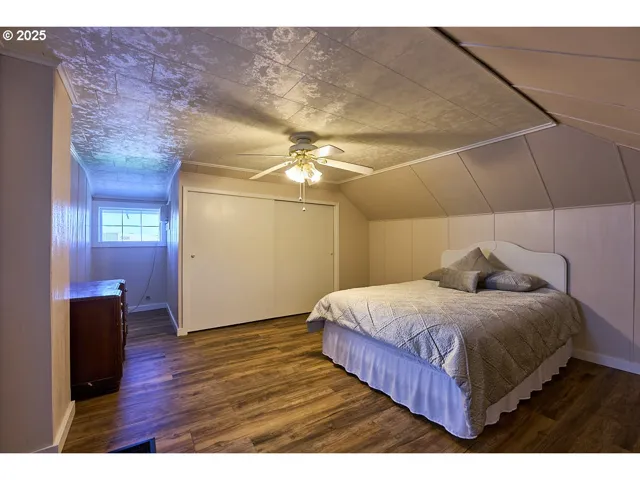 Bedroom, Primary-Upper