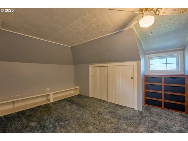 Bedroom-Upper