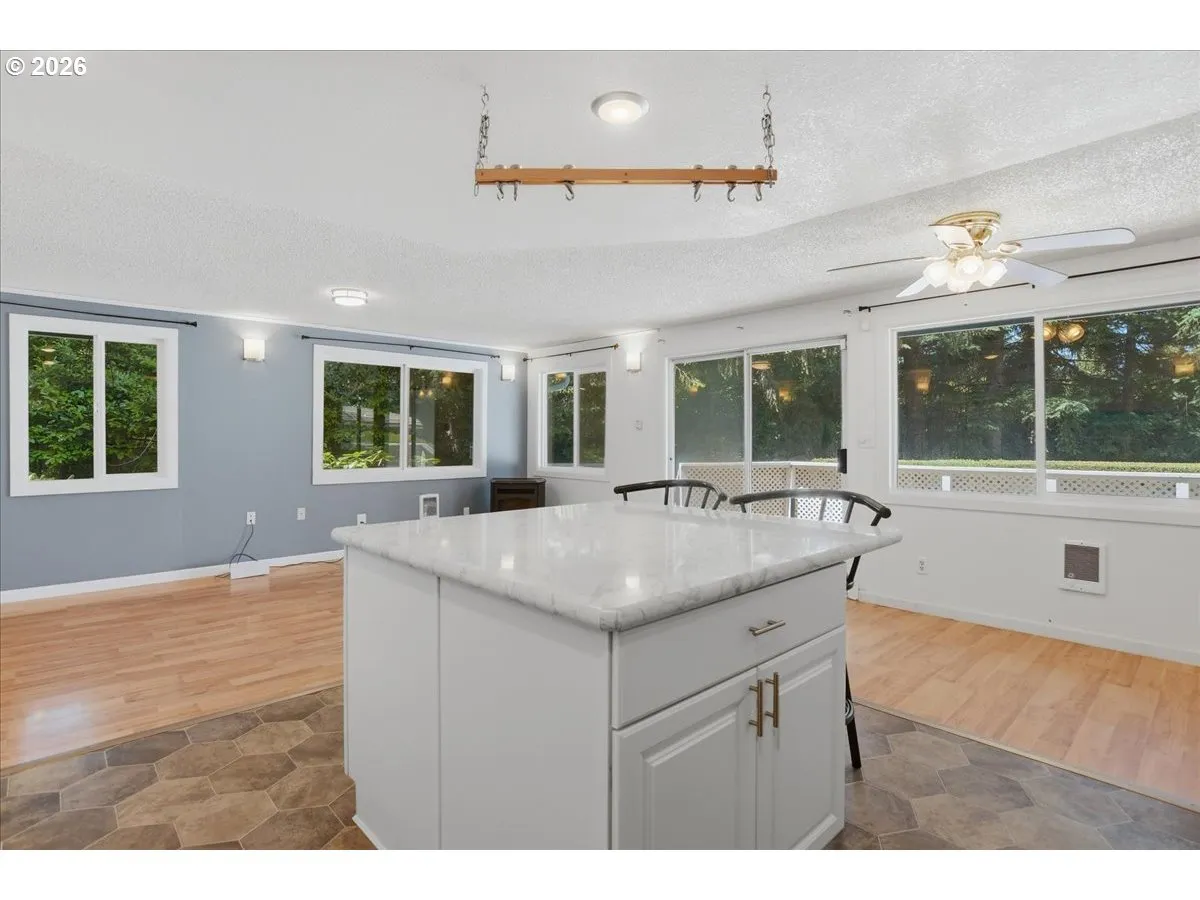 Kitchen-Island