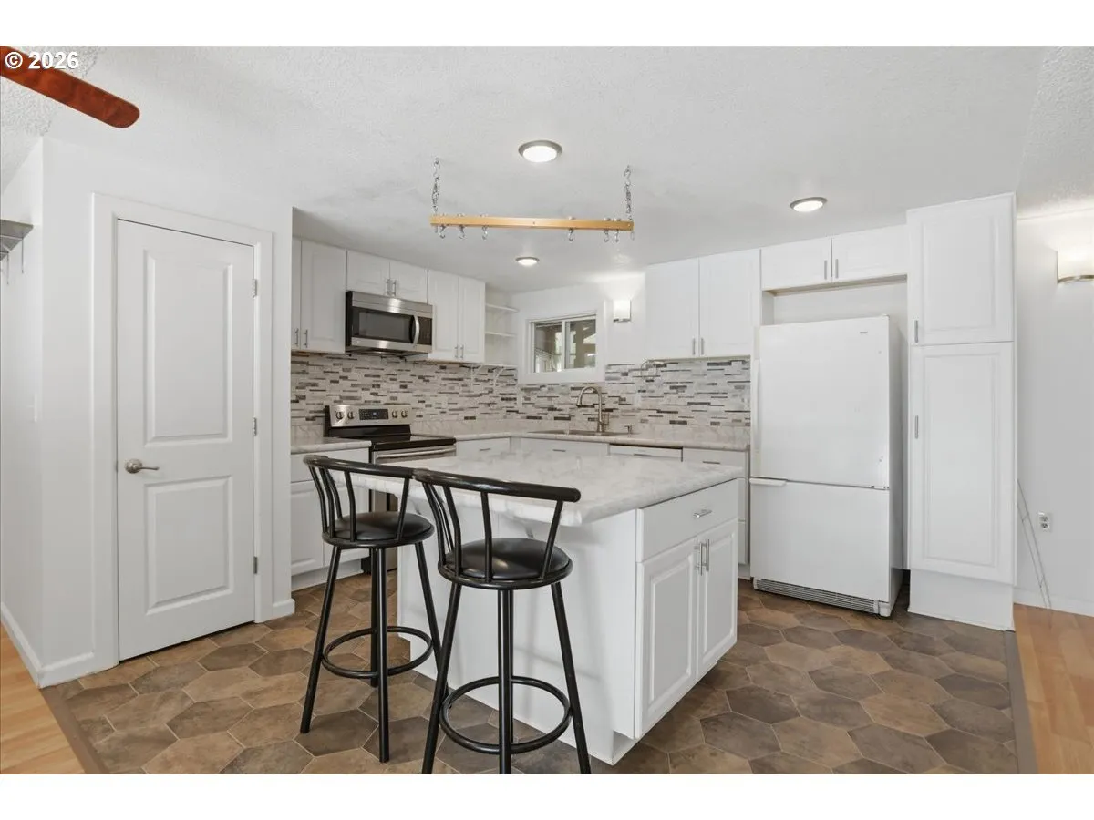 Kitchen-Island