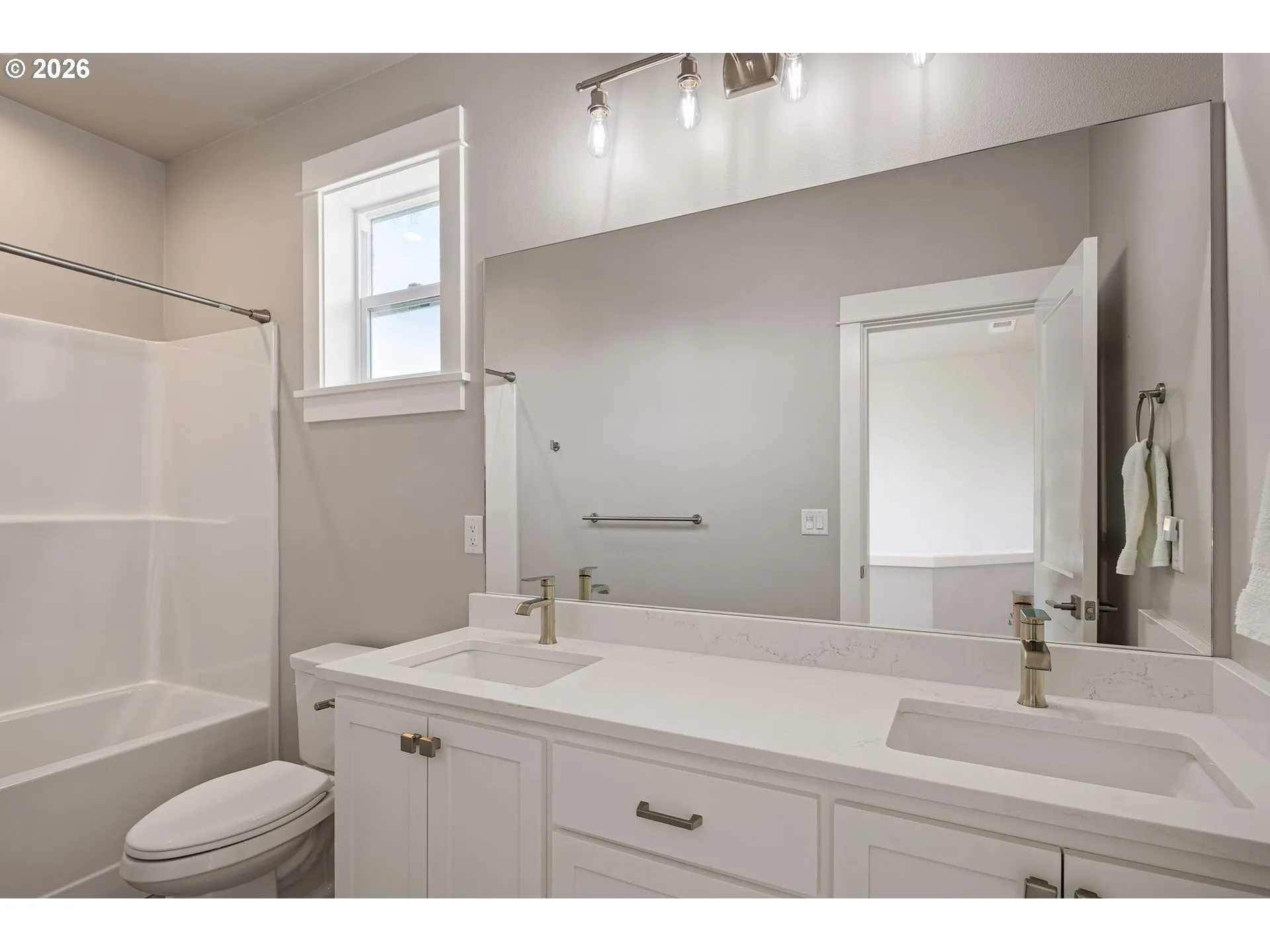 Bathroom-Upper