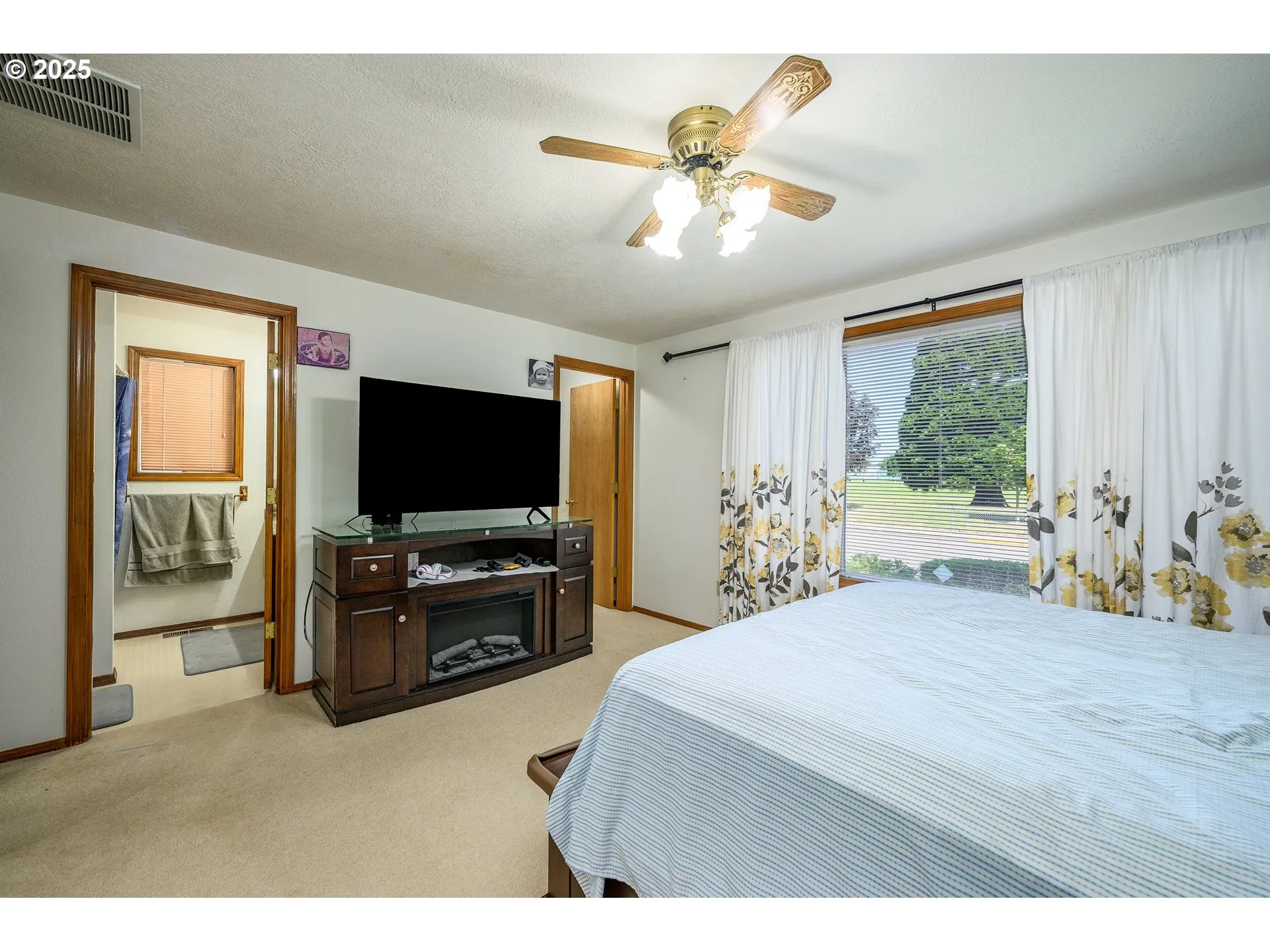 Bedroom, Owner's Suite-Walk-In Closet
