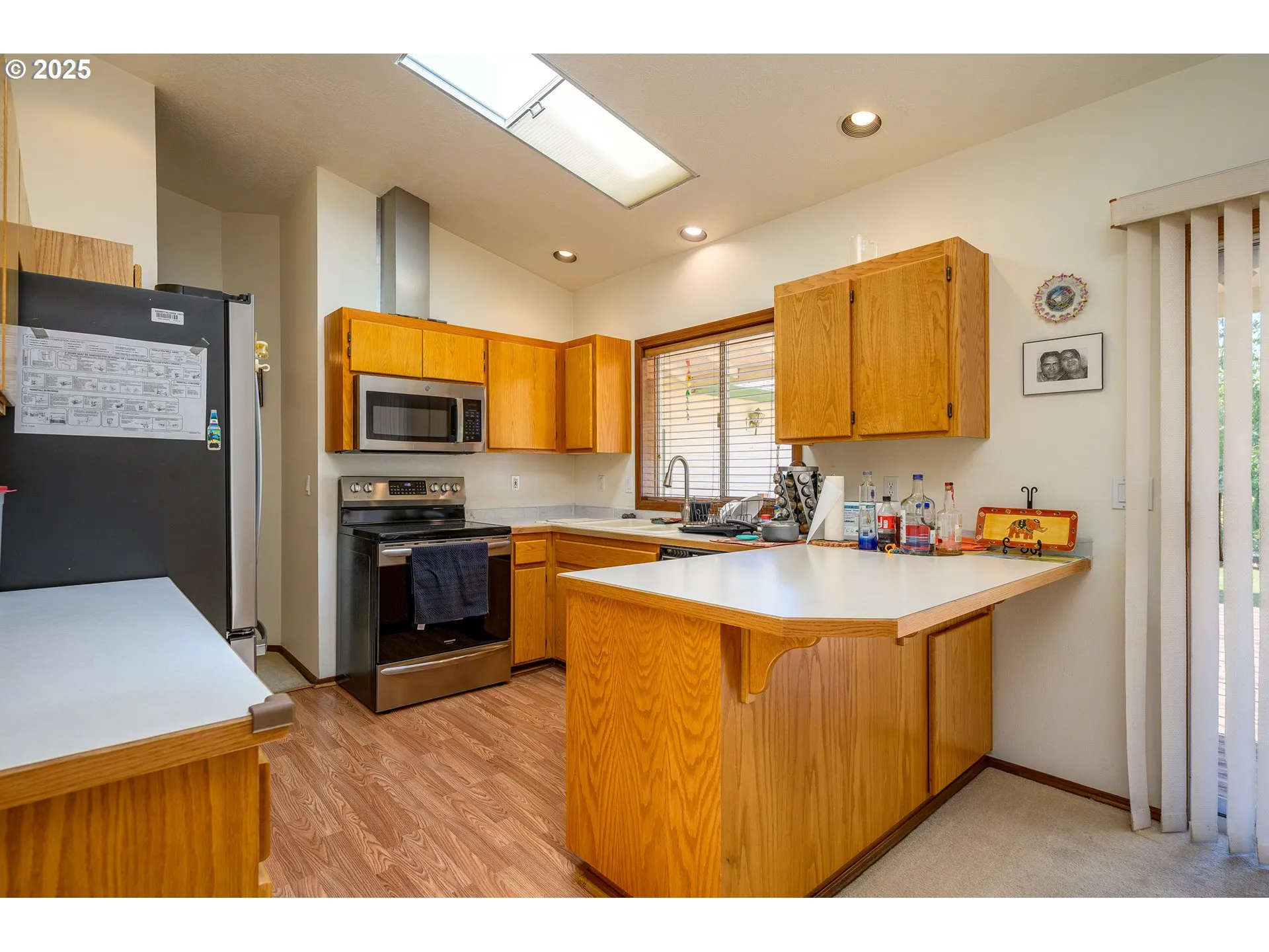 Kitchen-Breakfast Bar