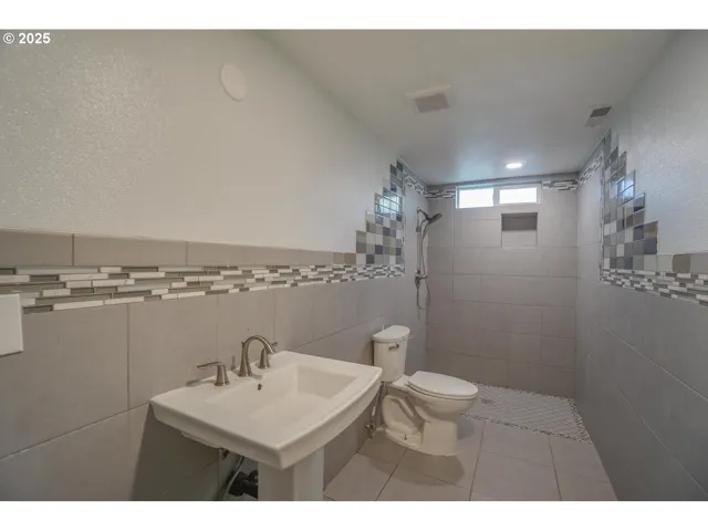 Bathroom-Lower
