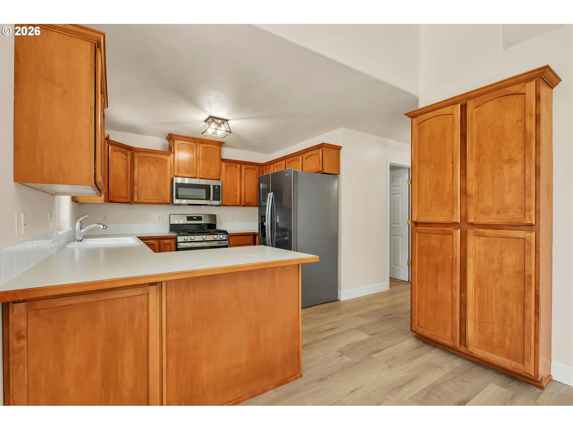 Kitchen-Breakfast Bar