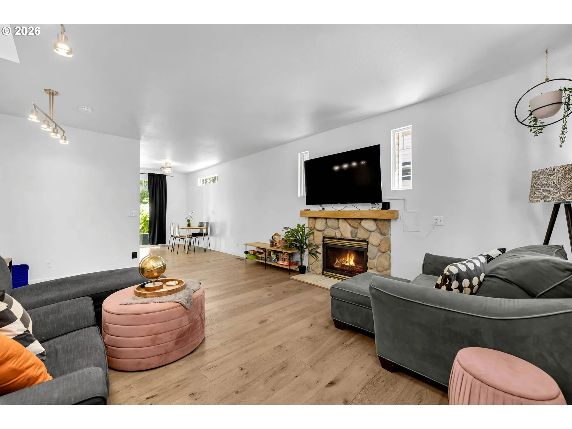 Living Room-Fireplace
